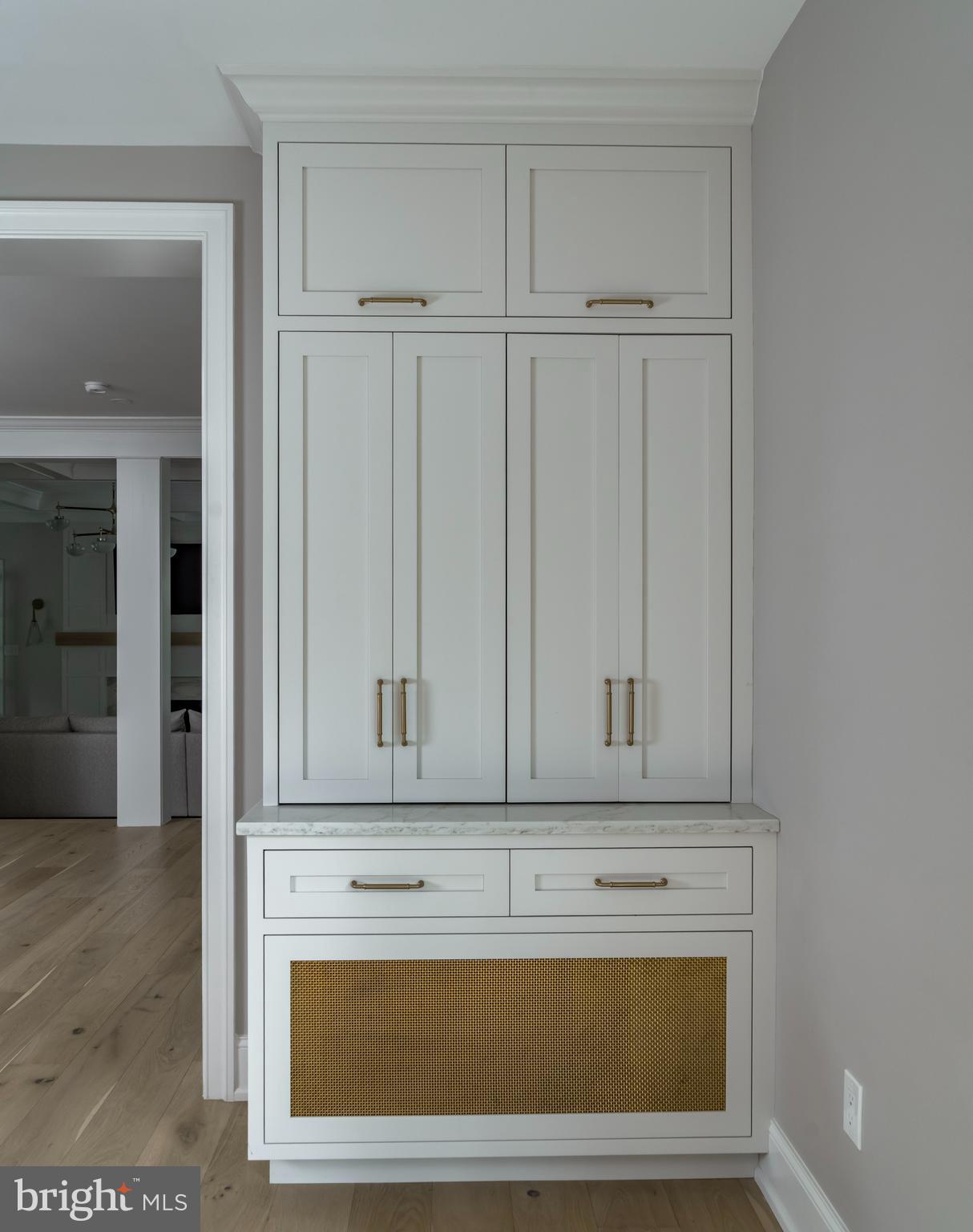 Real estate listing preview #24