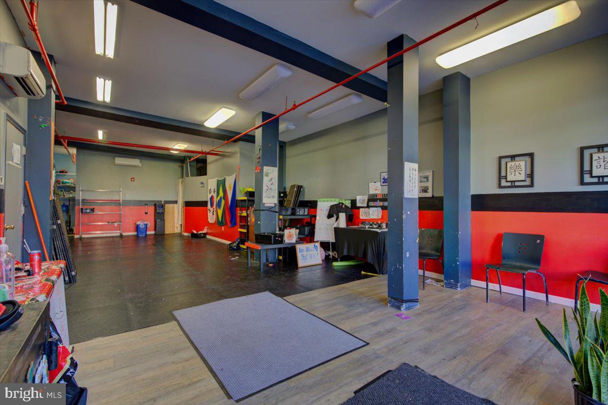 Real estate listing preview #8