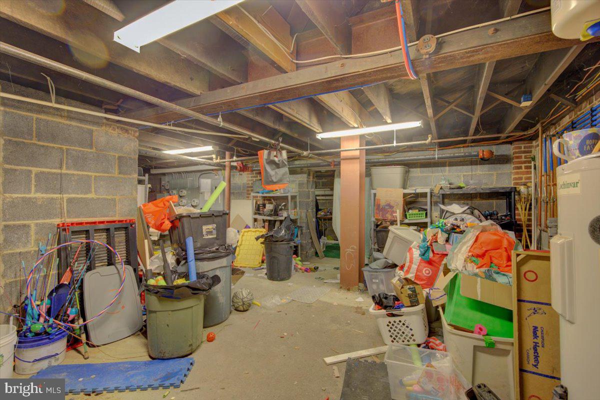 Real estate listing preview #24