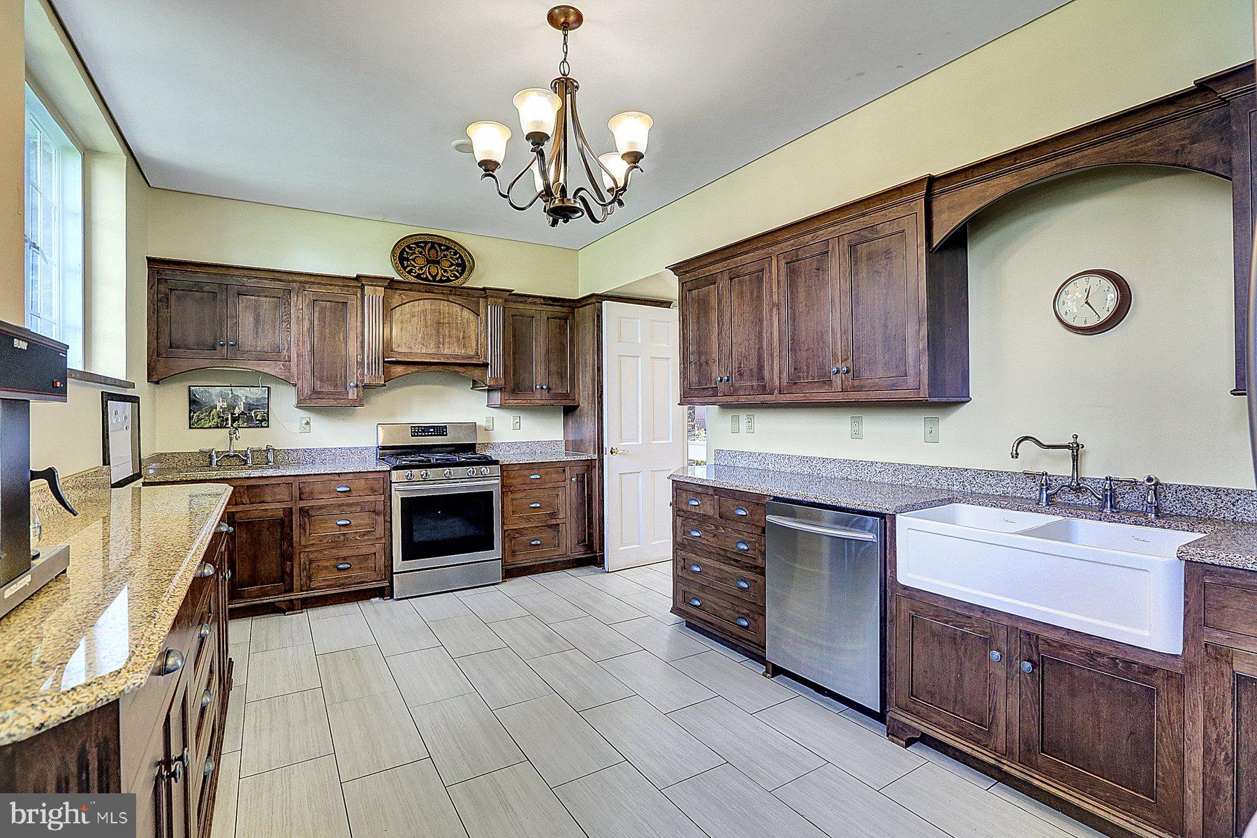 Real estate listing preview #12