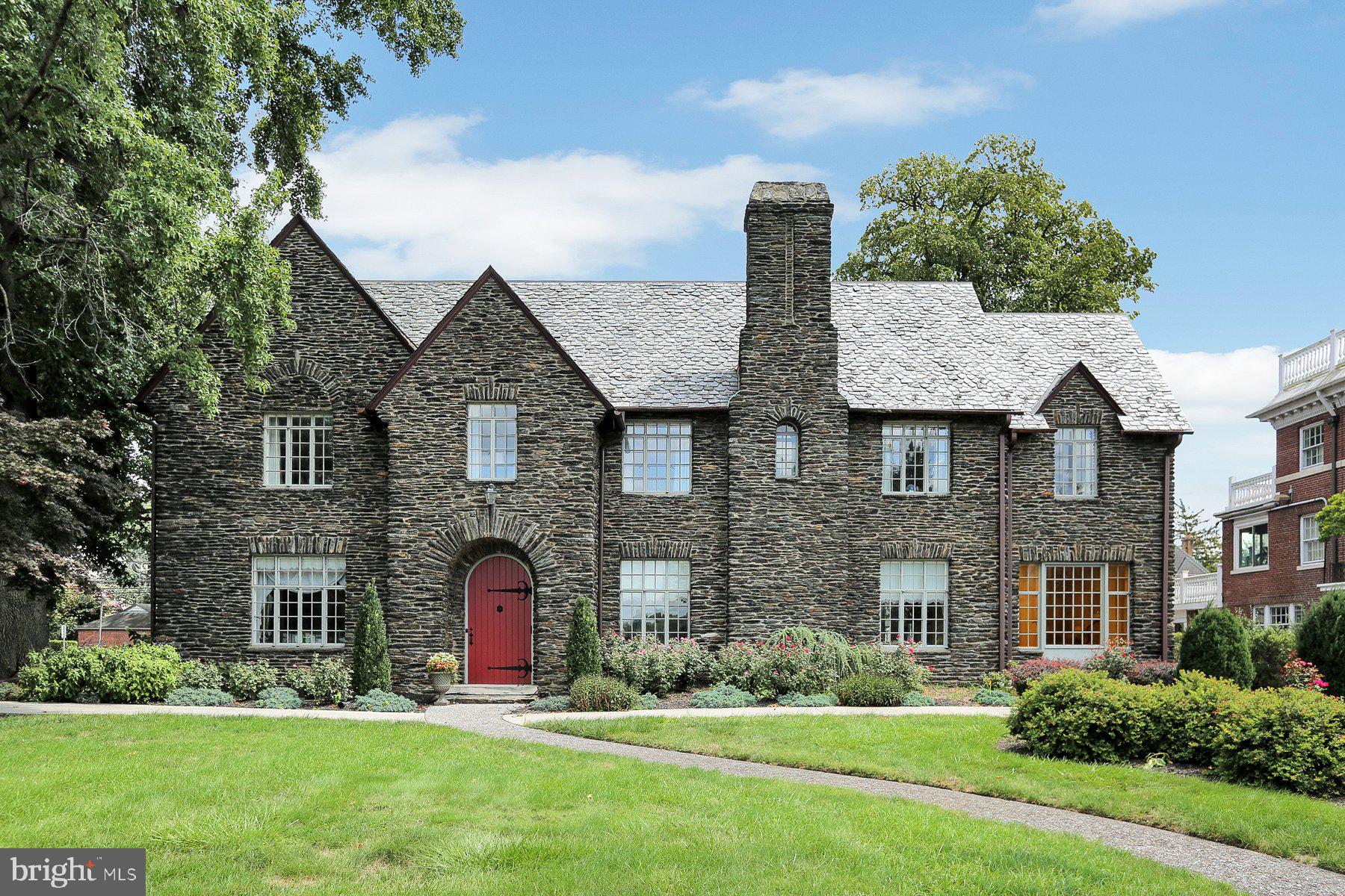 Real estate listing preview #1