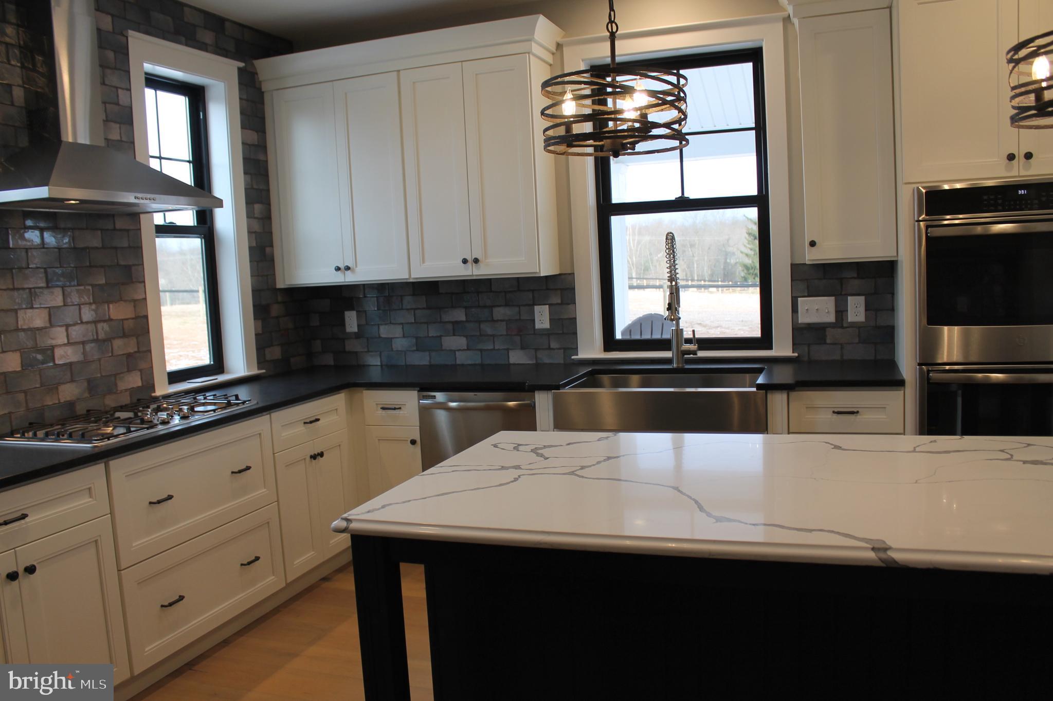 Real estate listing preview #7