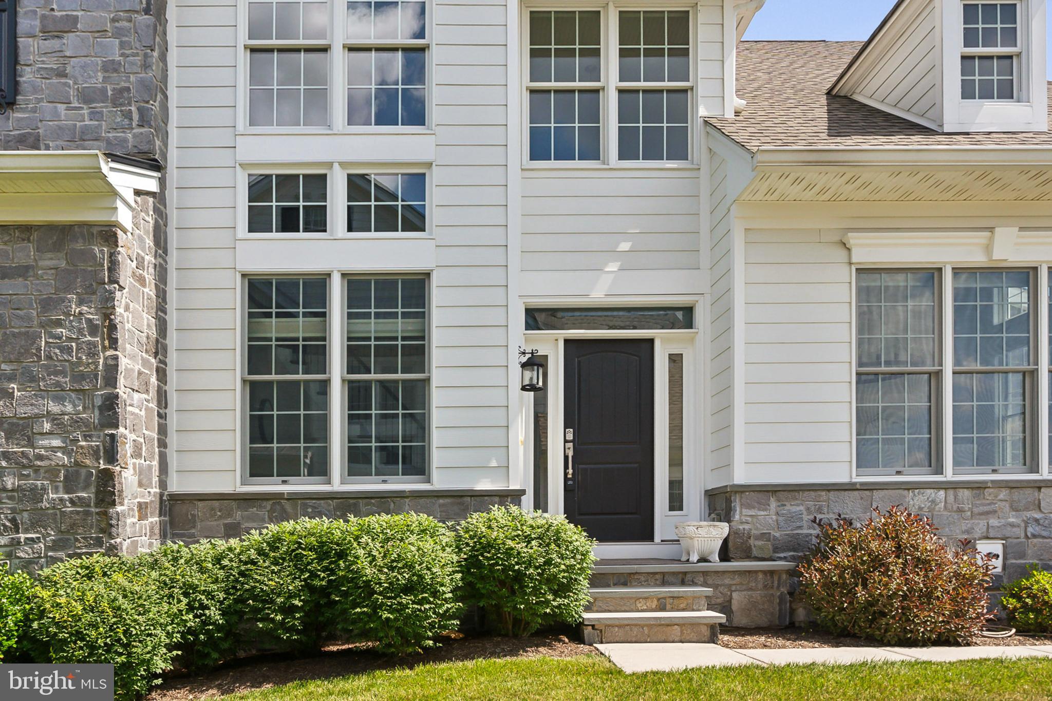 Real estate listing preview #5