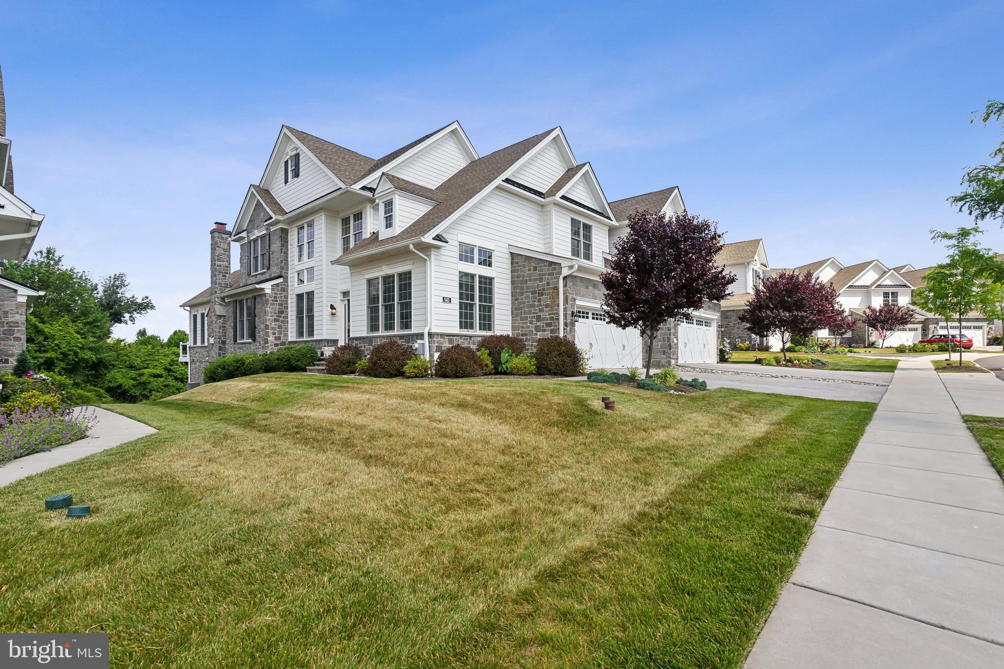 Real estate listing preview #2