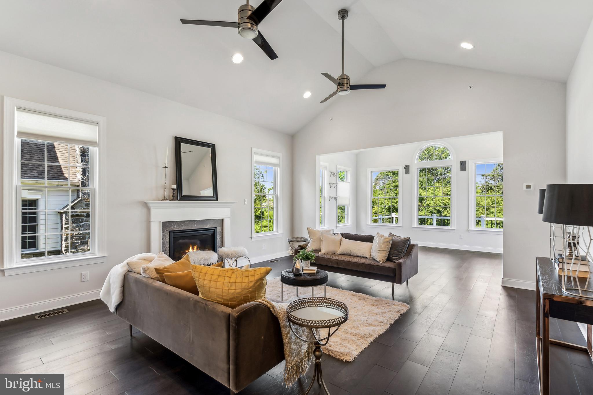 Real estate listing preview #16