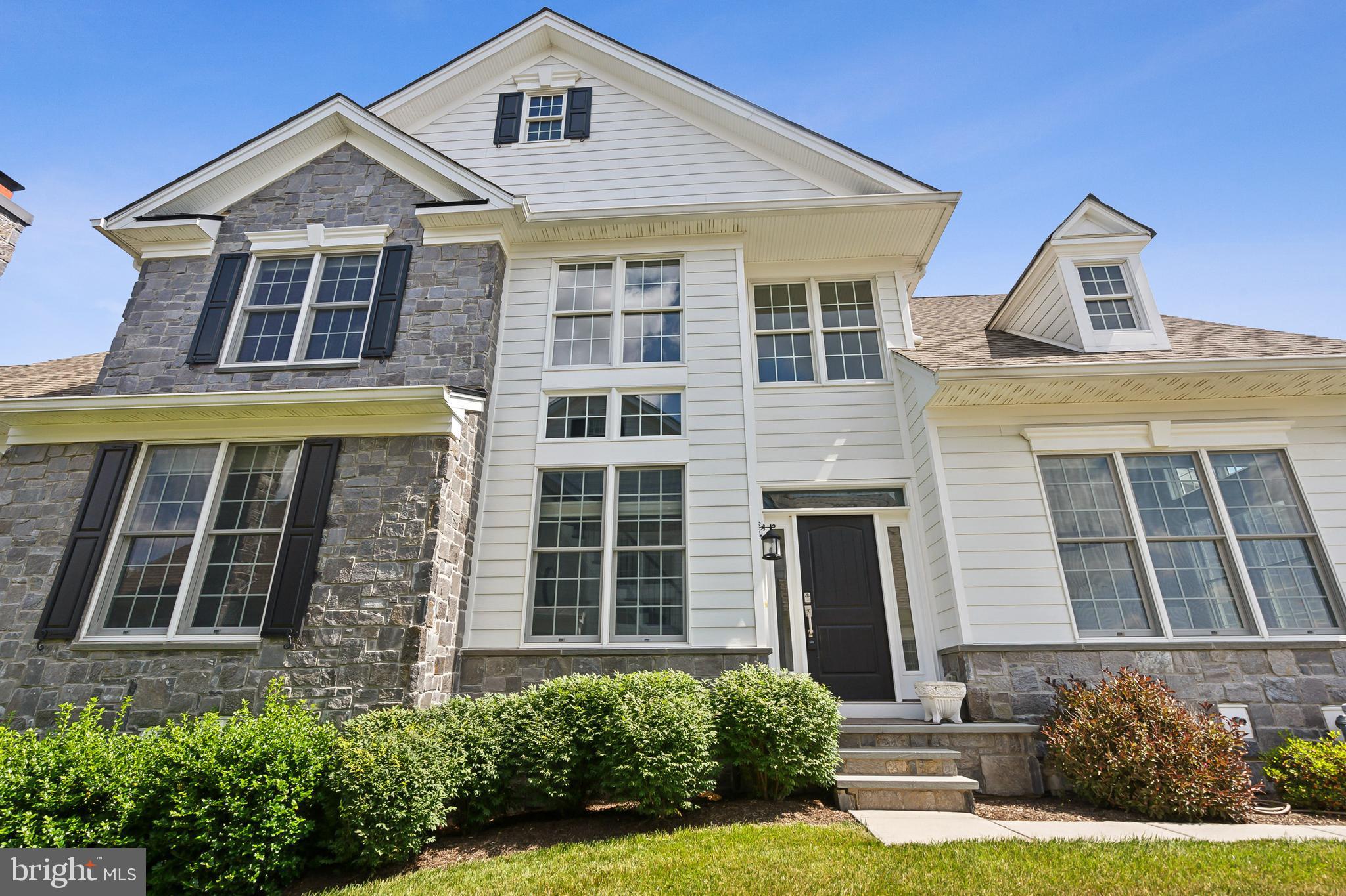 Real estate listing preview #4