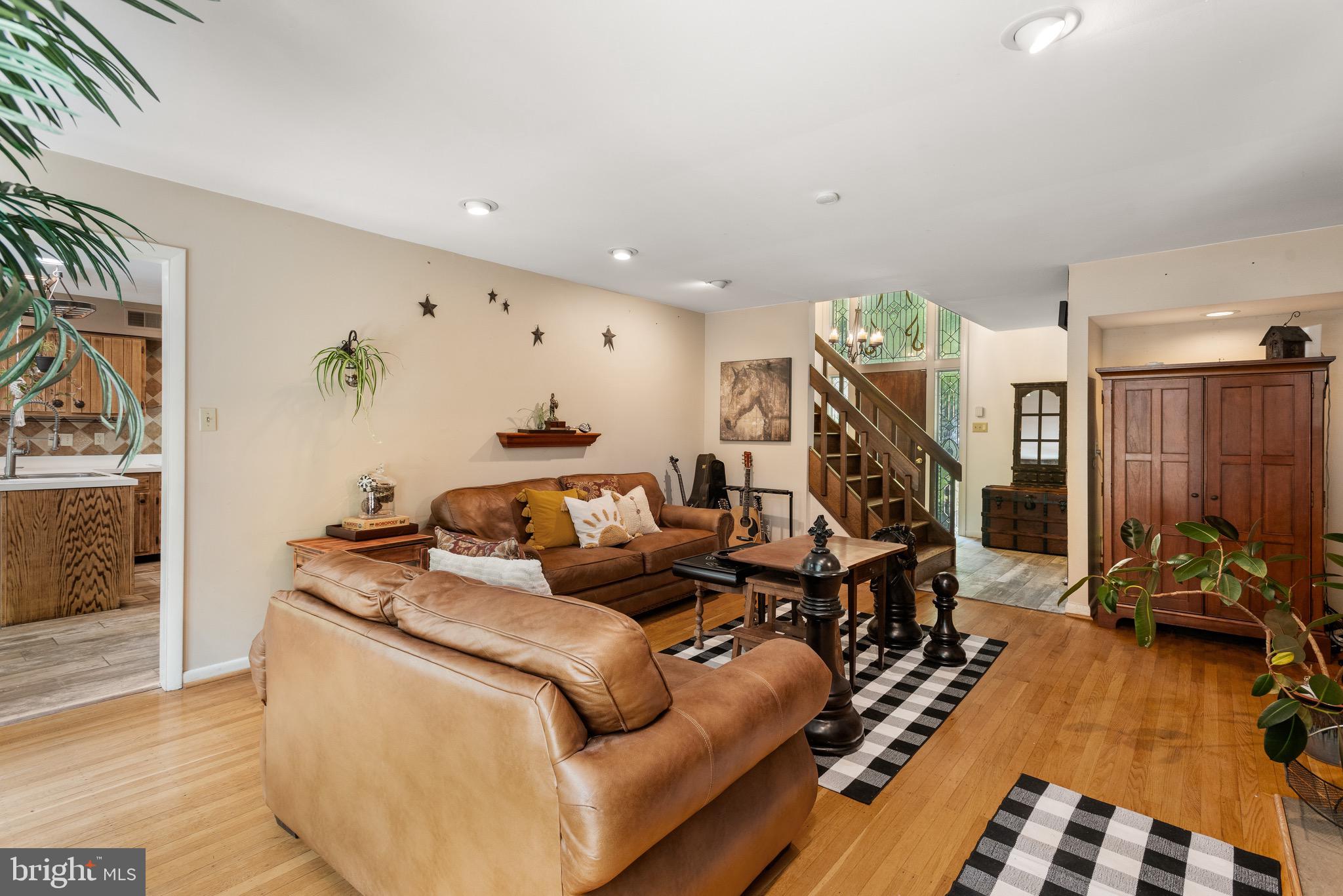 Real estate listing preview #16