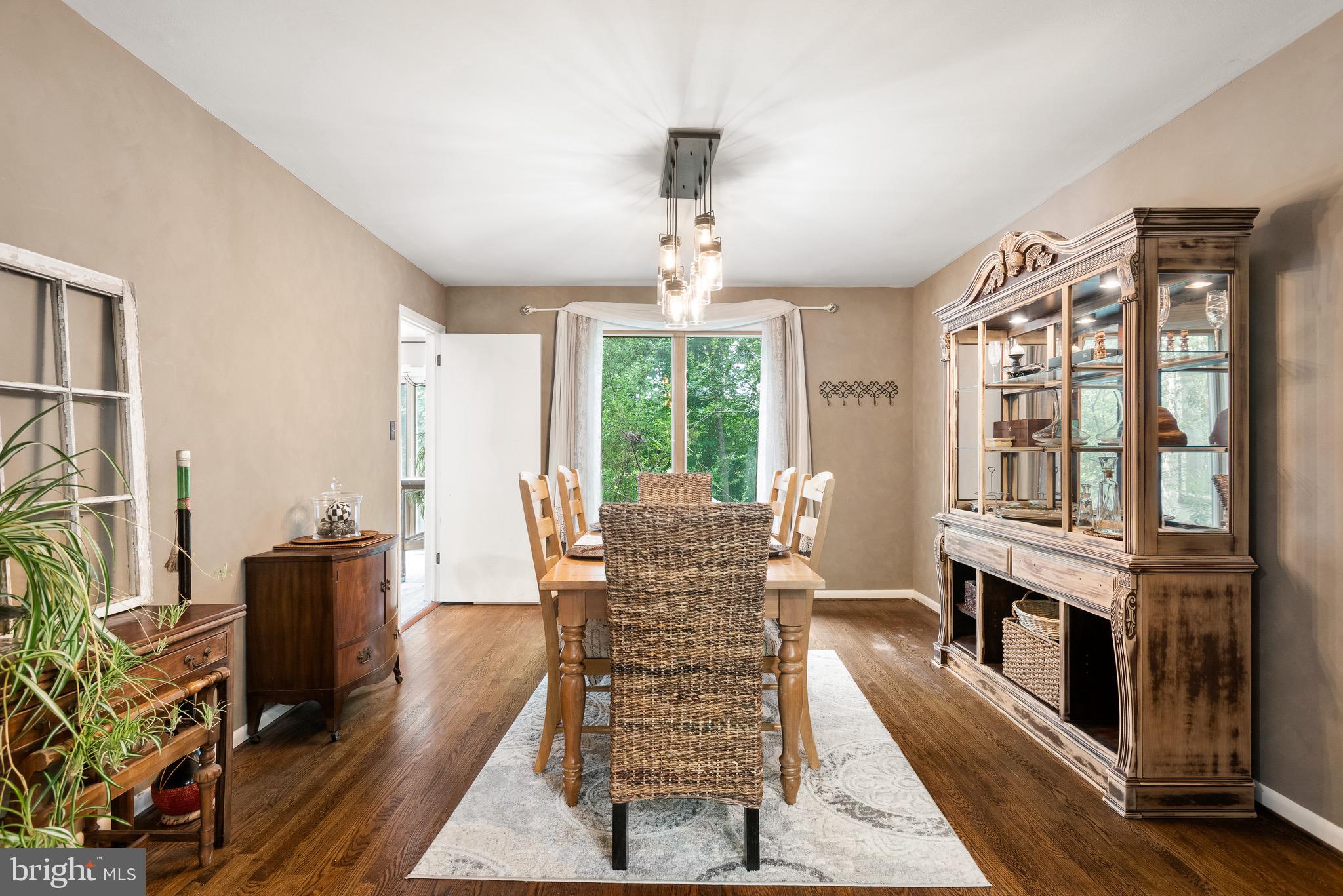 Real estate listing preview #12