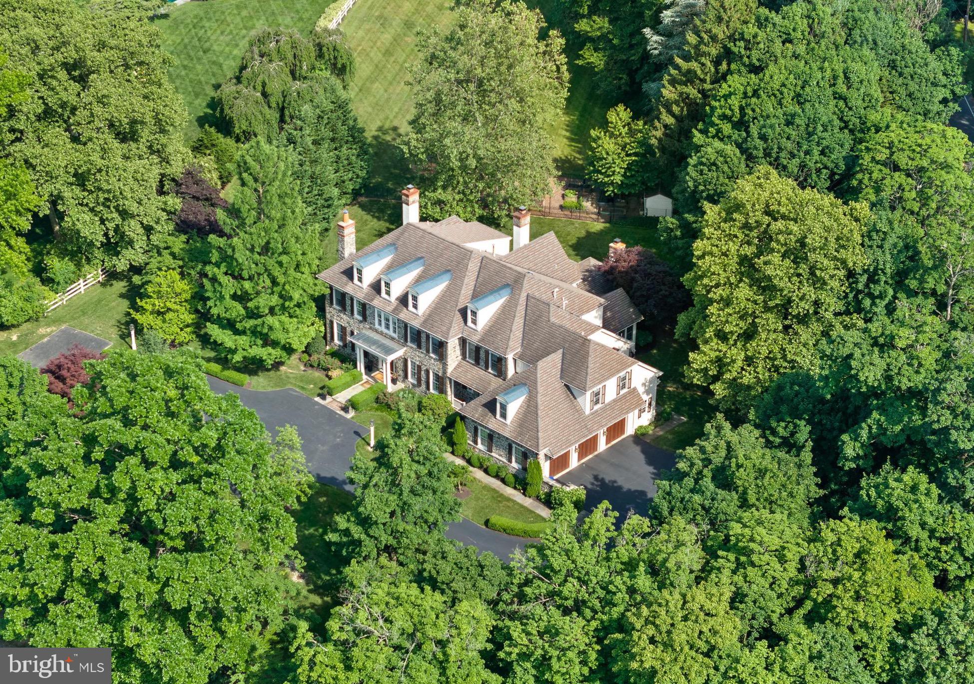 Real estate listing preview #2