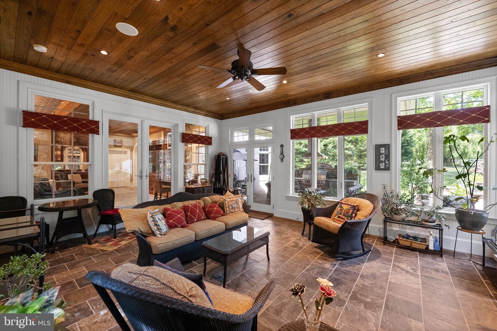 Real estate listing preview #23