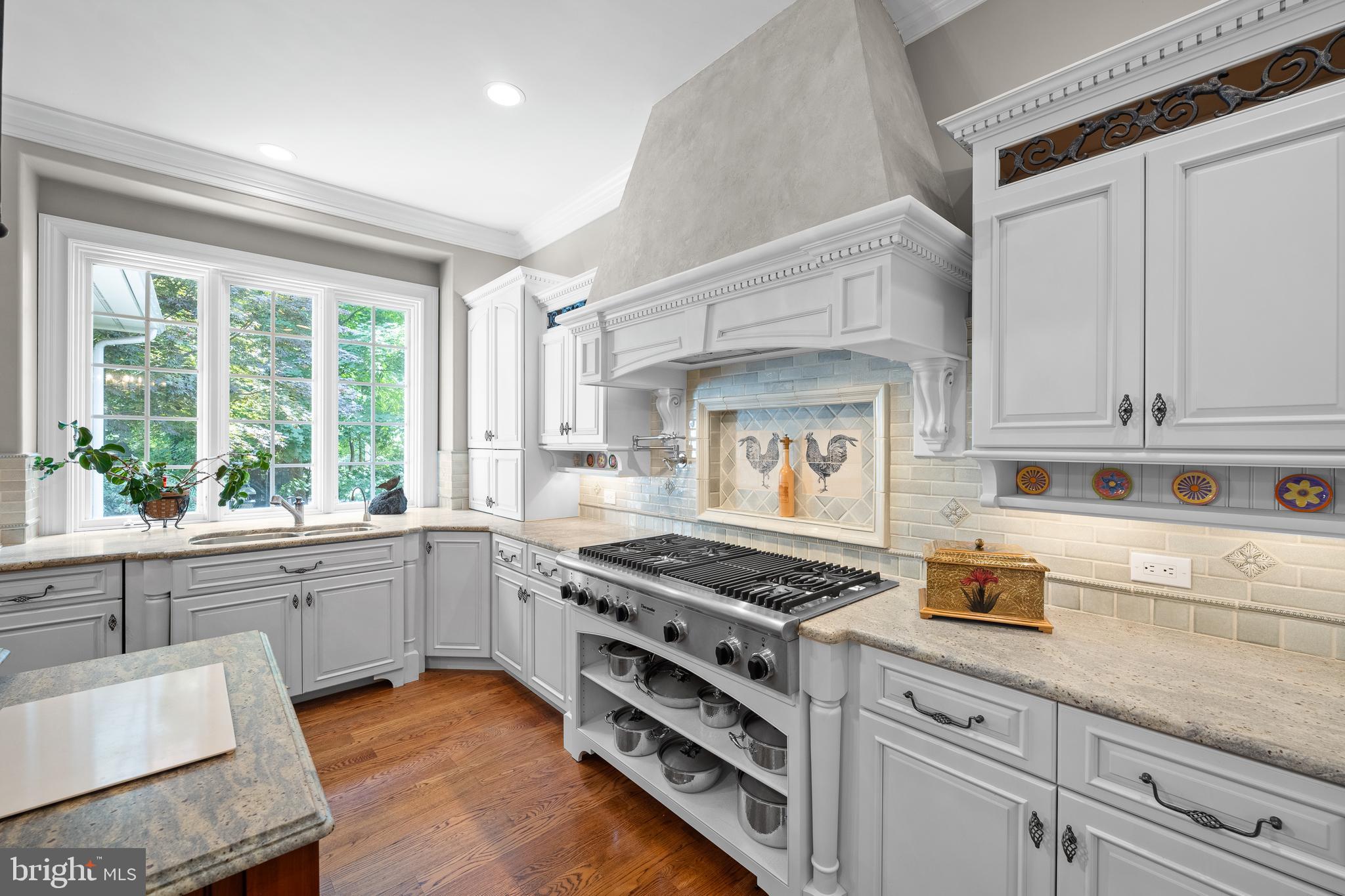 Real estate listing preview #12