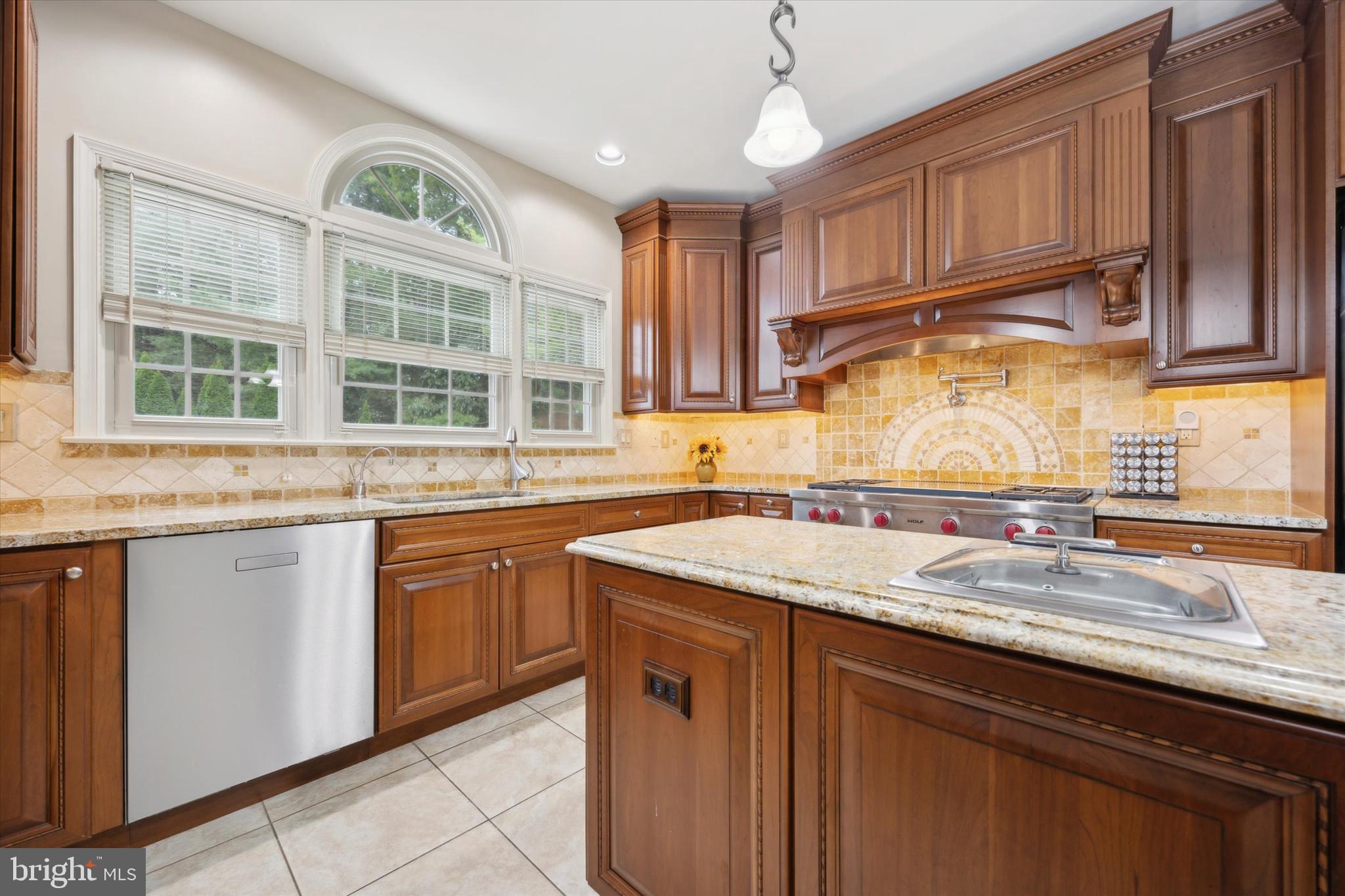 Real estate listing preview #17