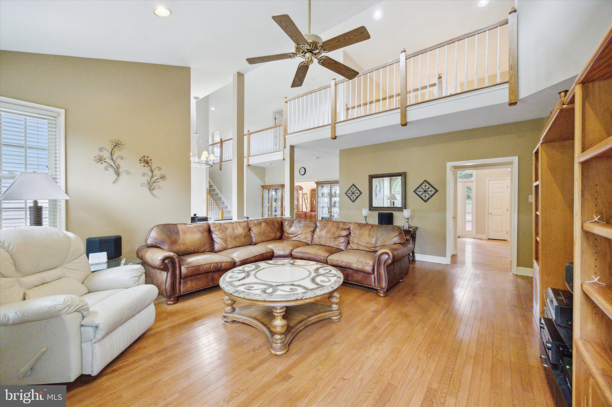 Real estate listing preview #14