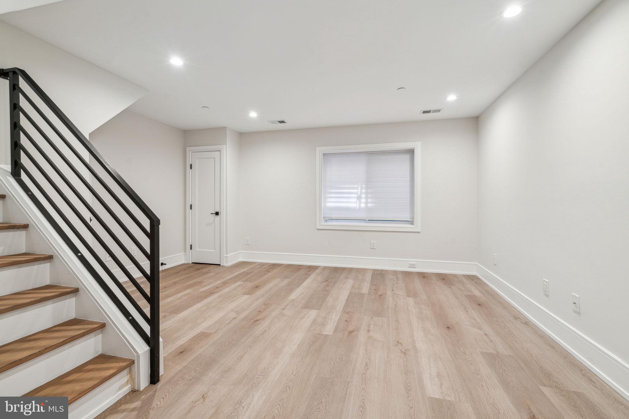 Real estate listing preview #4