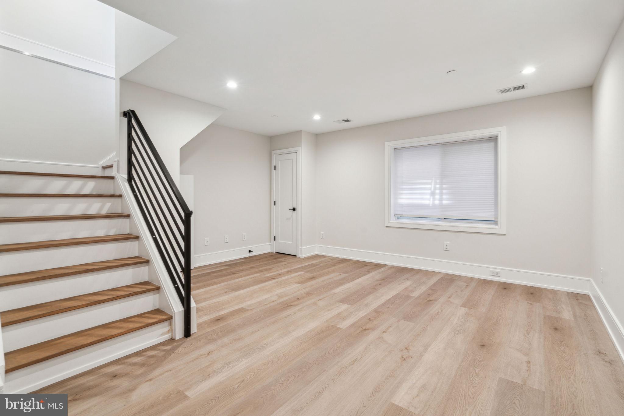 Real estate listing preview #5