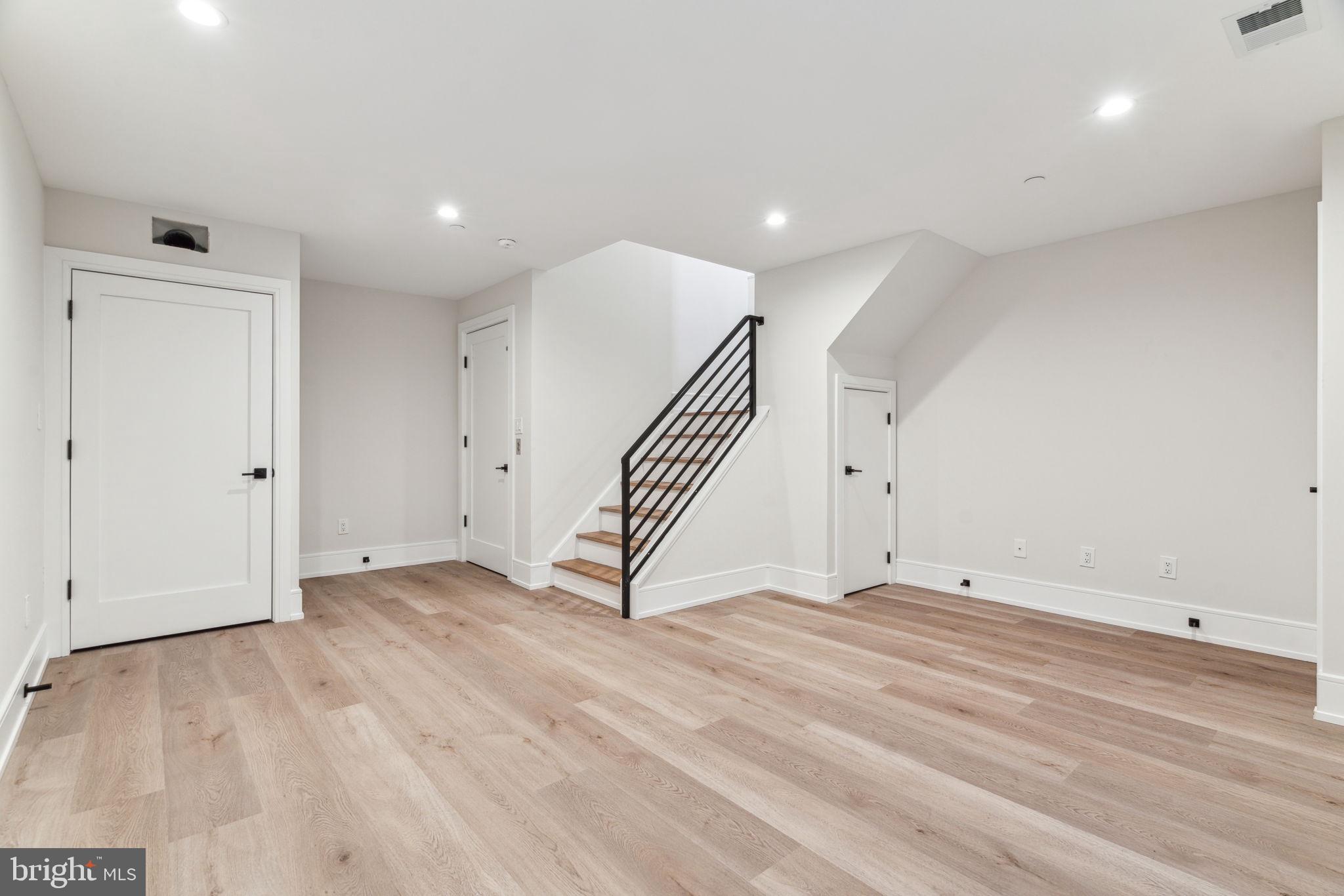 Real estate listing preview #6