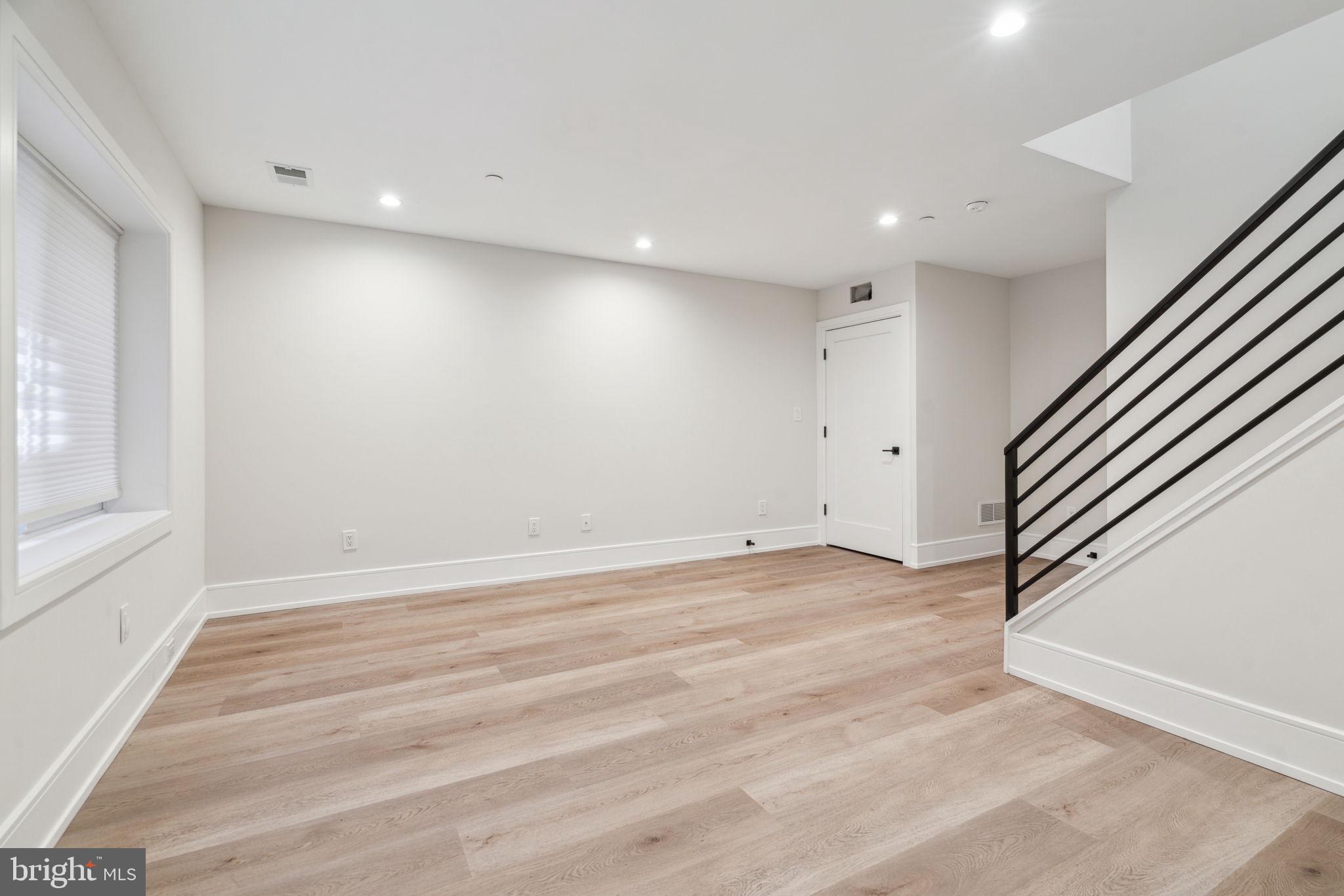 Real estate listing preview #7