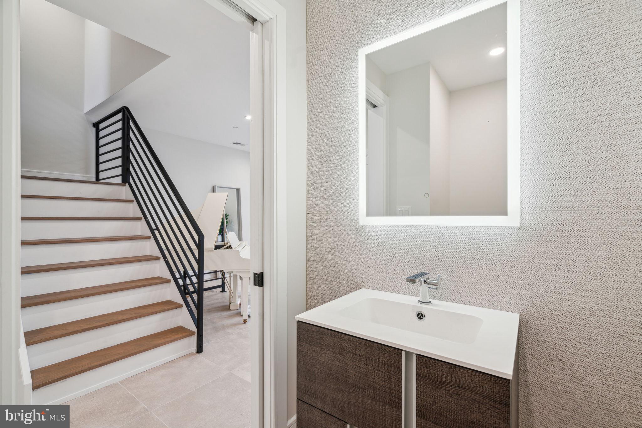 Real estate listing preview #16