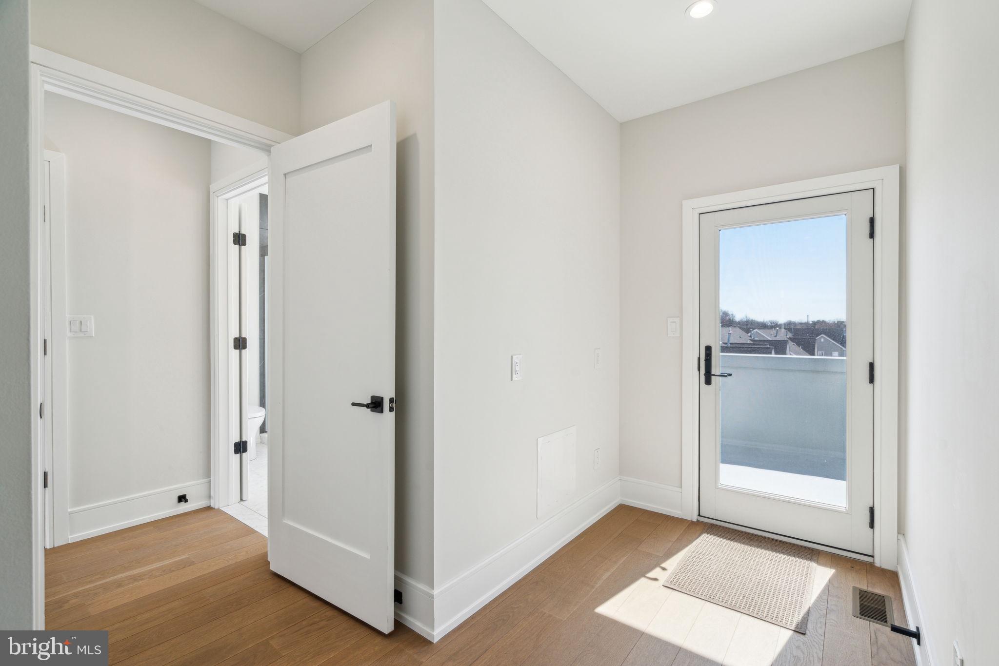 Real estate listing preview #48