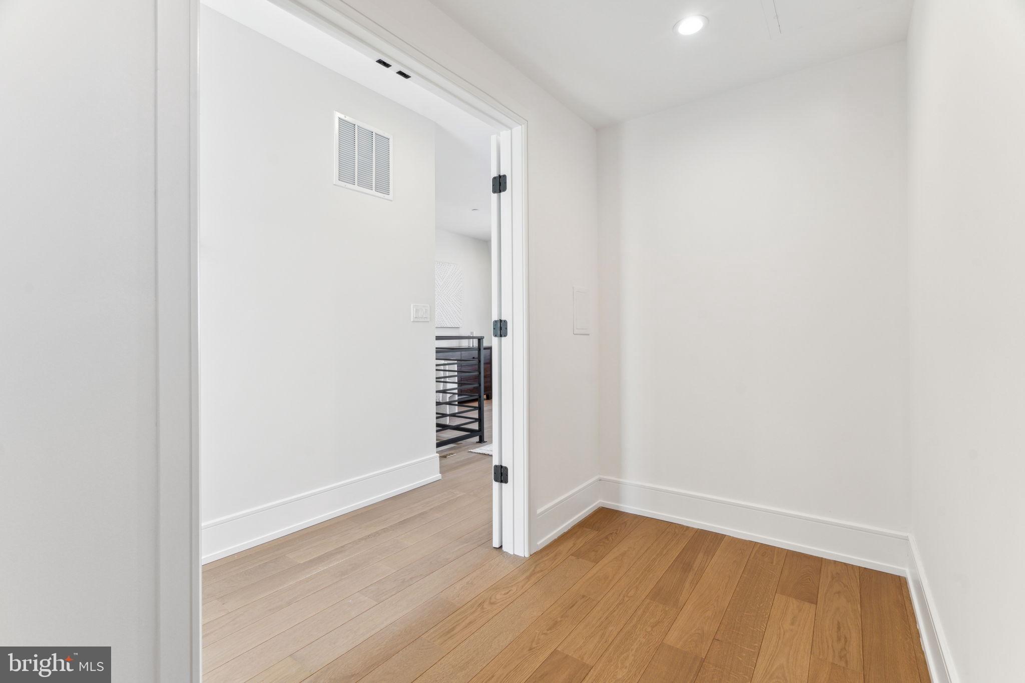 Real estate listing preview #57