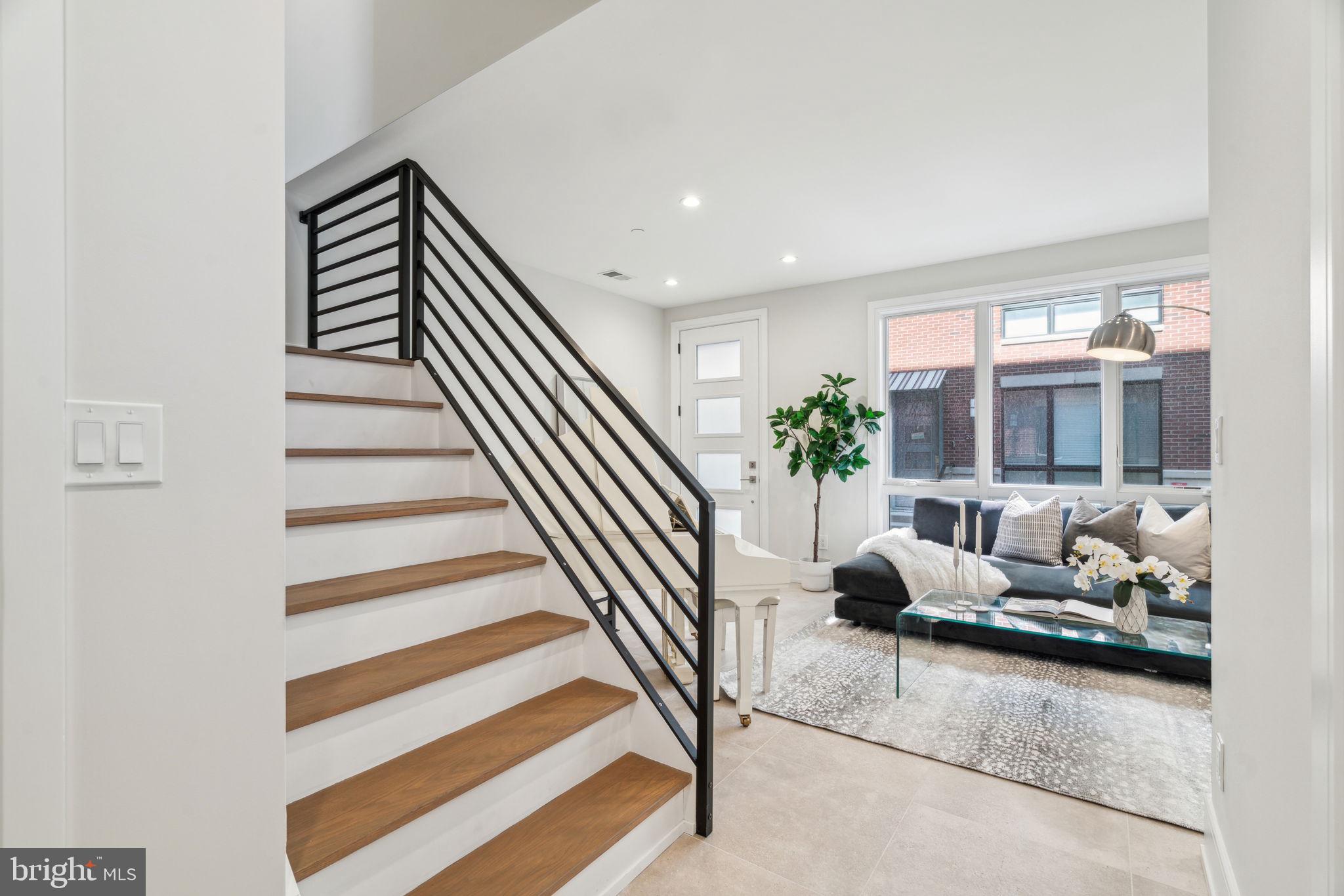 Real estate listing preview #14