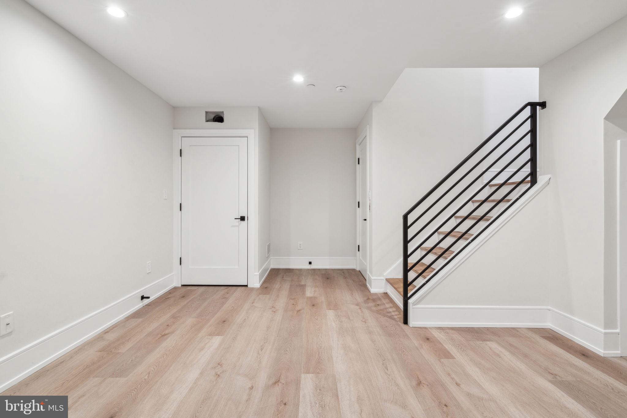 Real estate listing preview #8