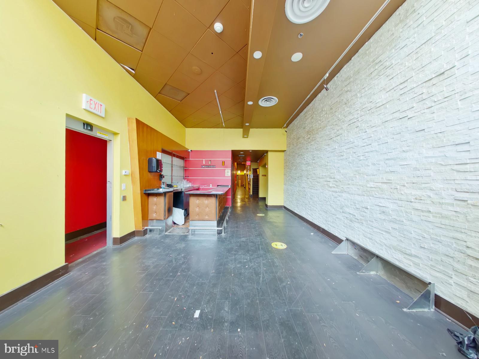 Real estate listing preview #2