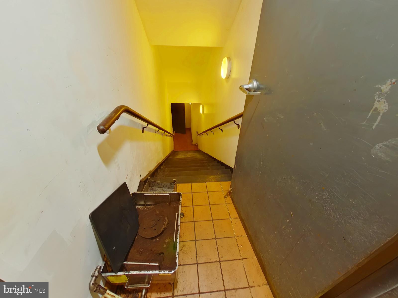 Real estate listing preview #14