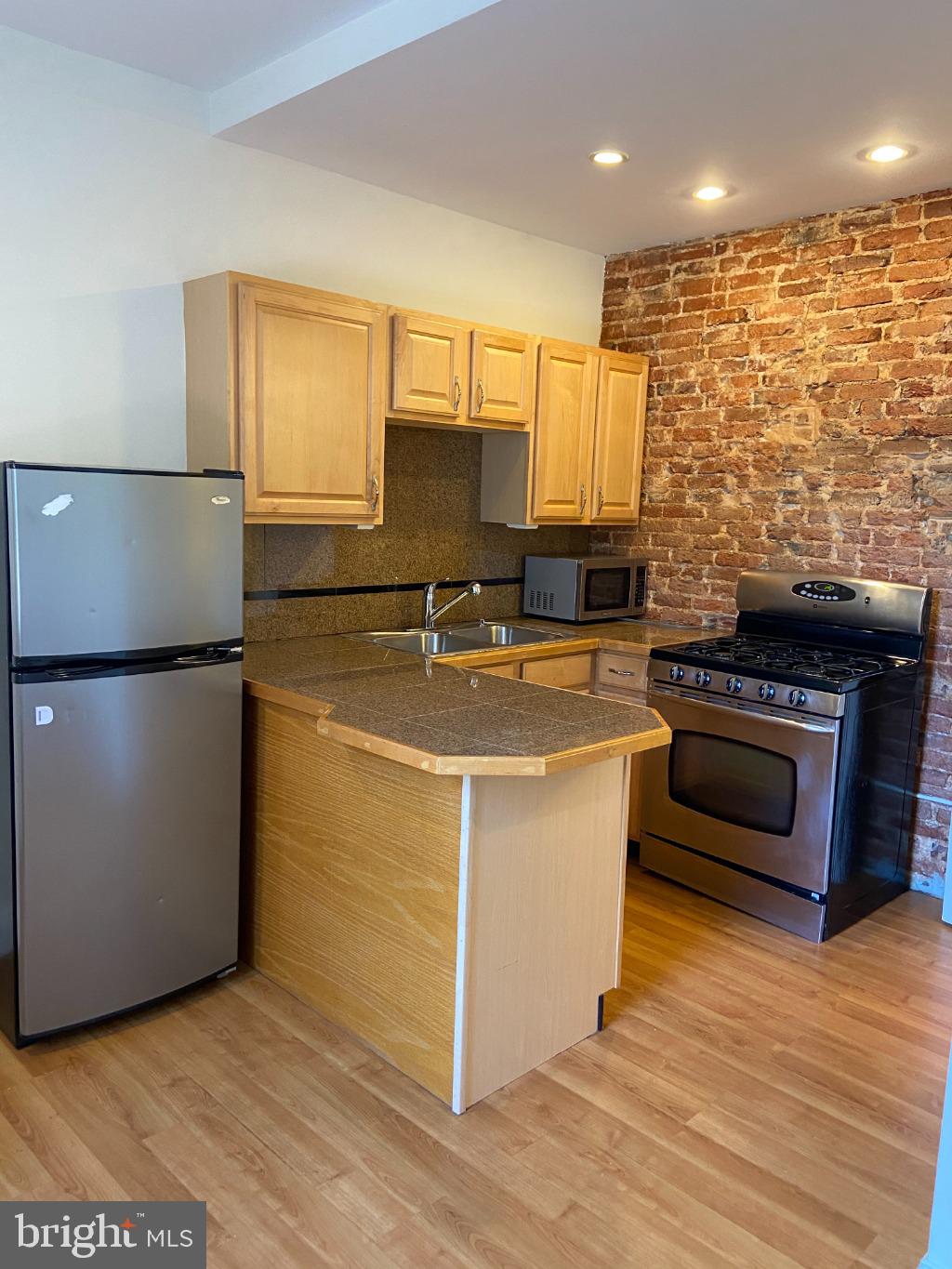 Real estate listing preview #11