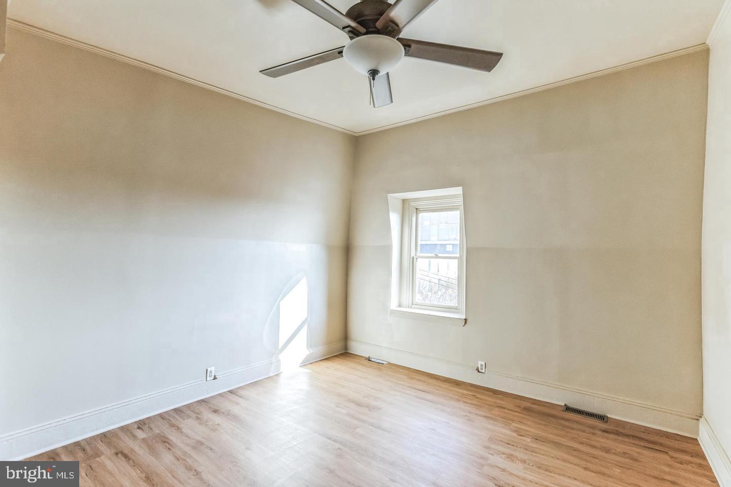 Real estate listing preview #10