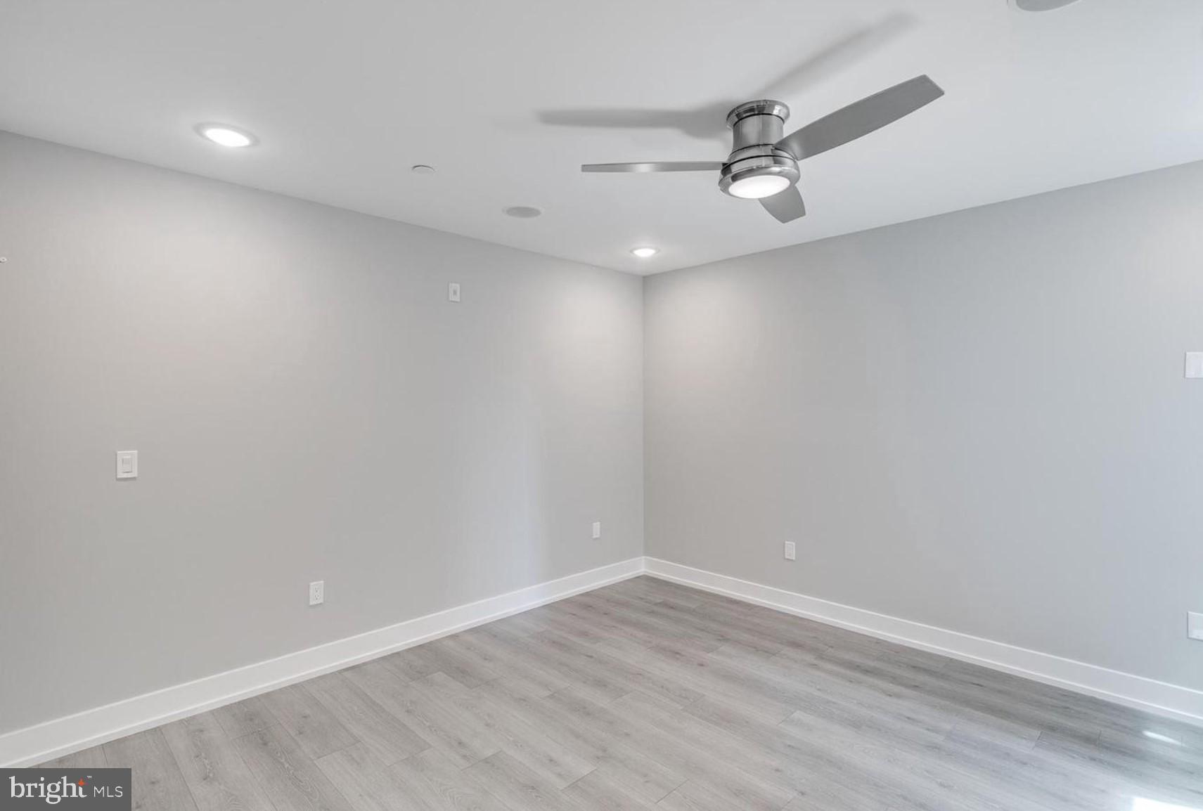 Real estate listing preview #11