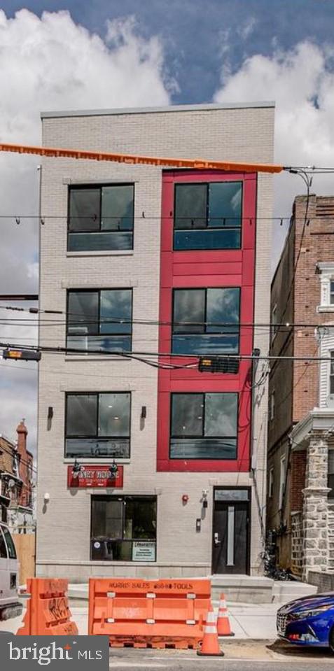 Real estate listing preview #16