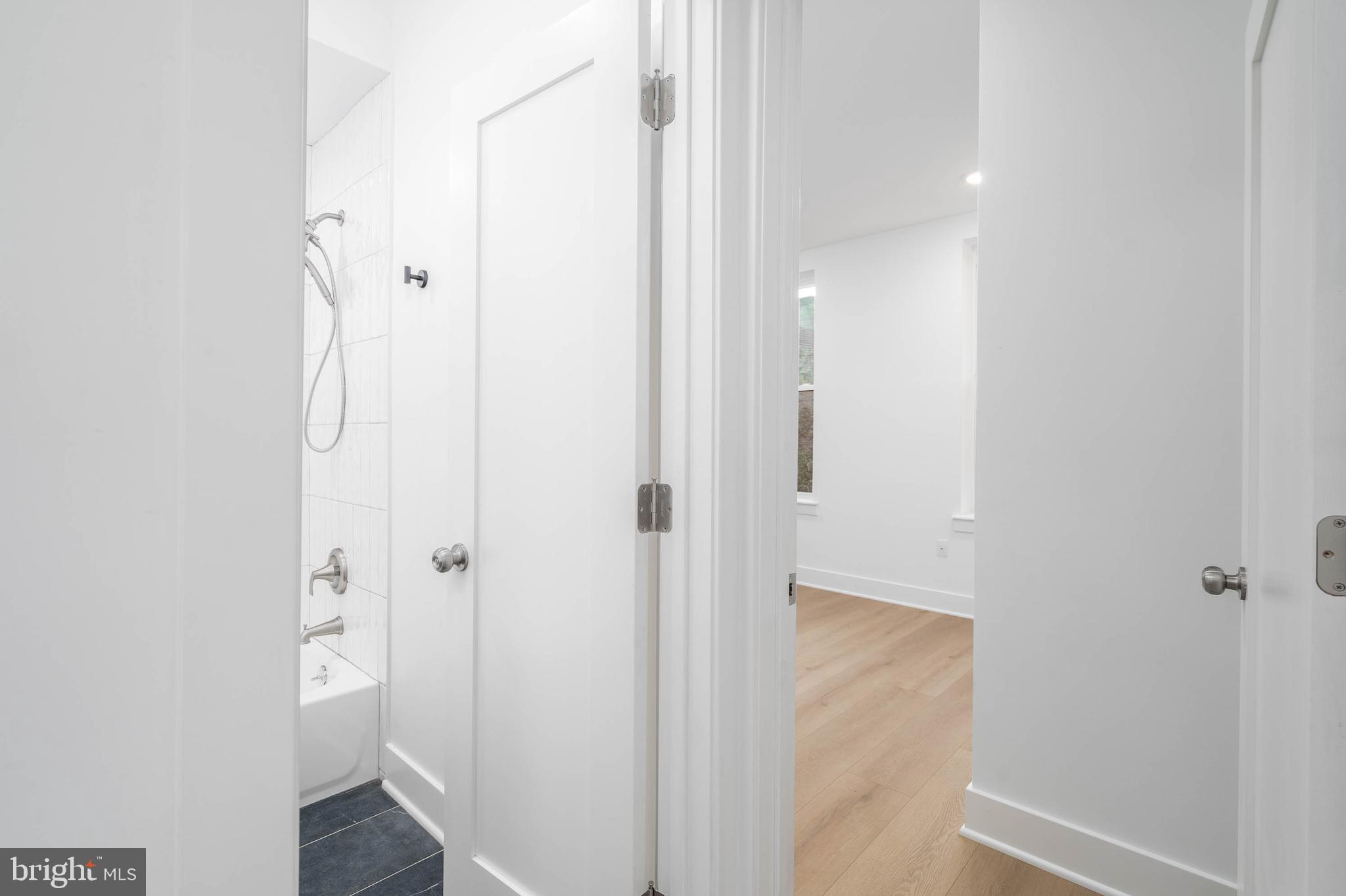 Real estate listing preview #11