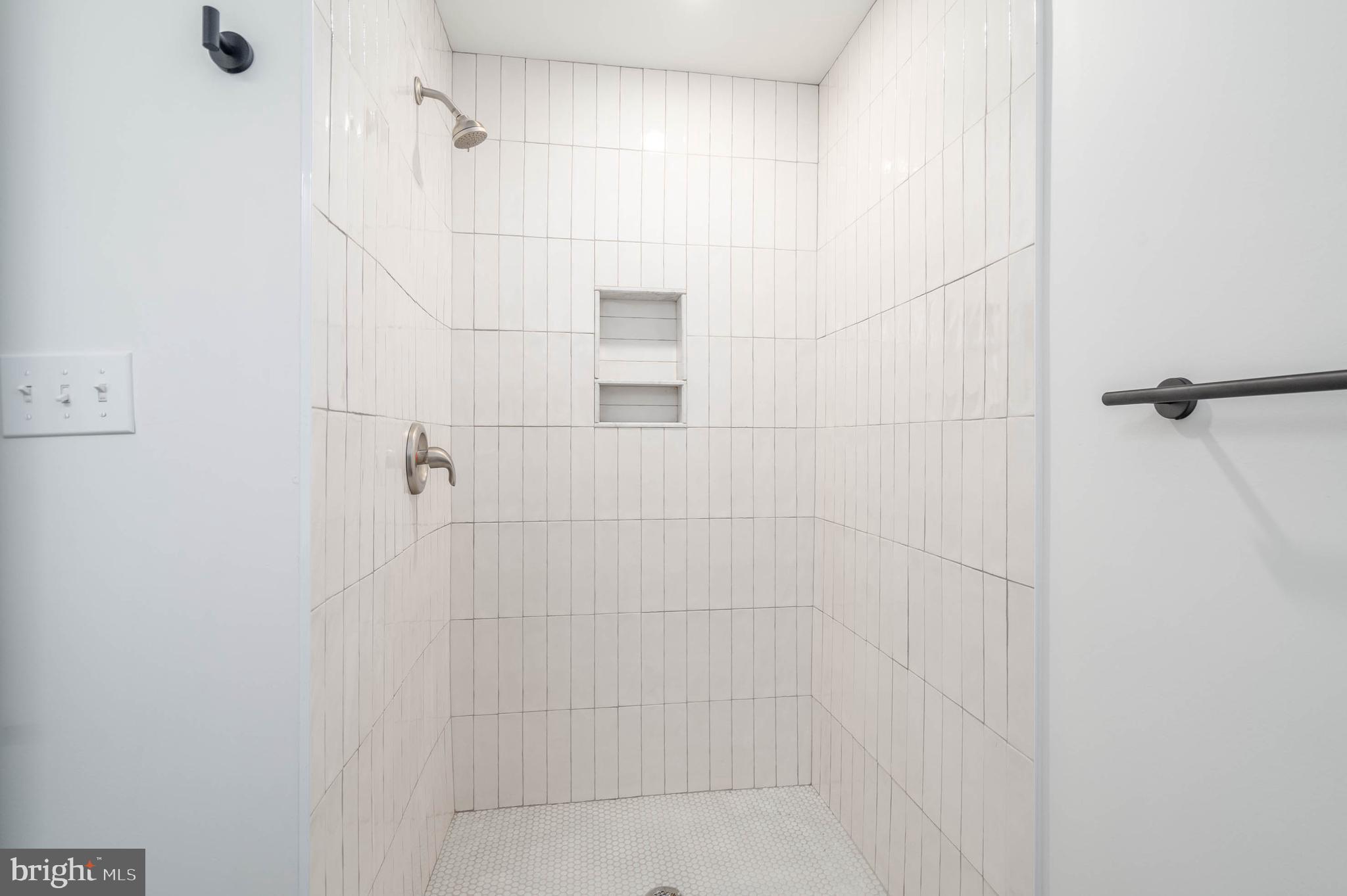 Real estate listing preview #18