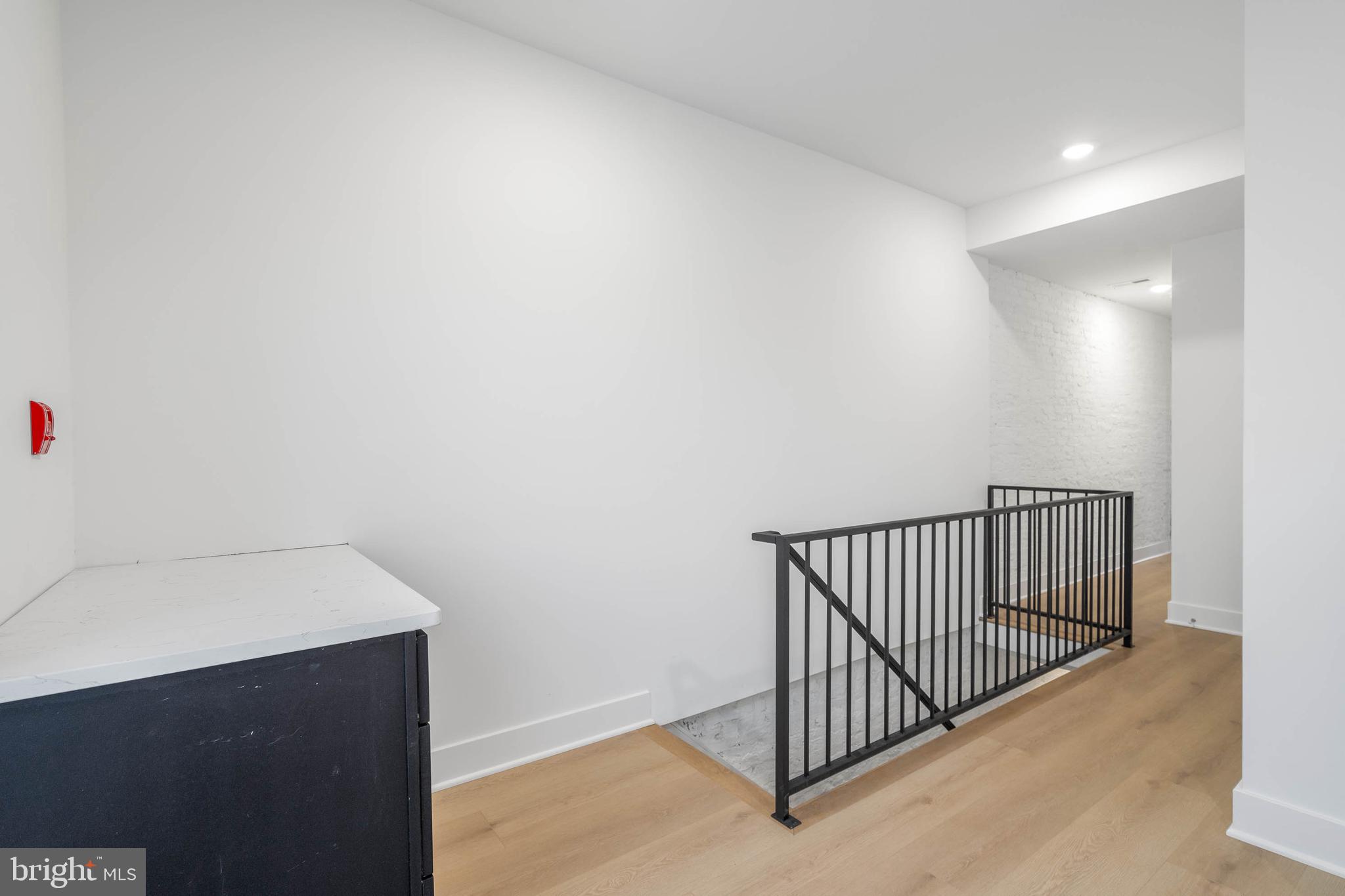 Real estate listing preview #24