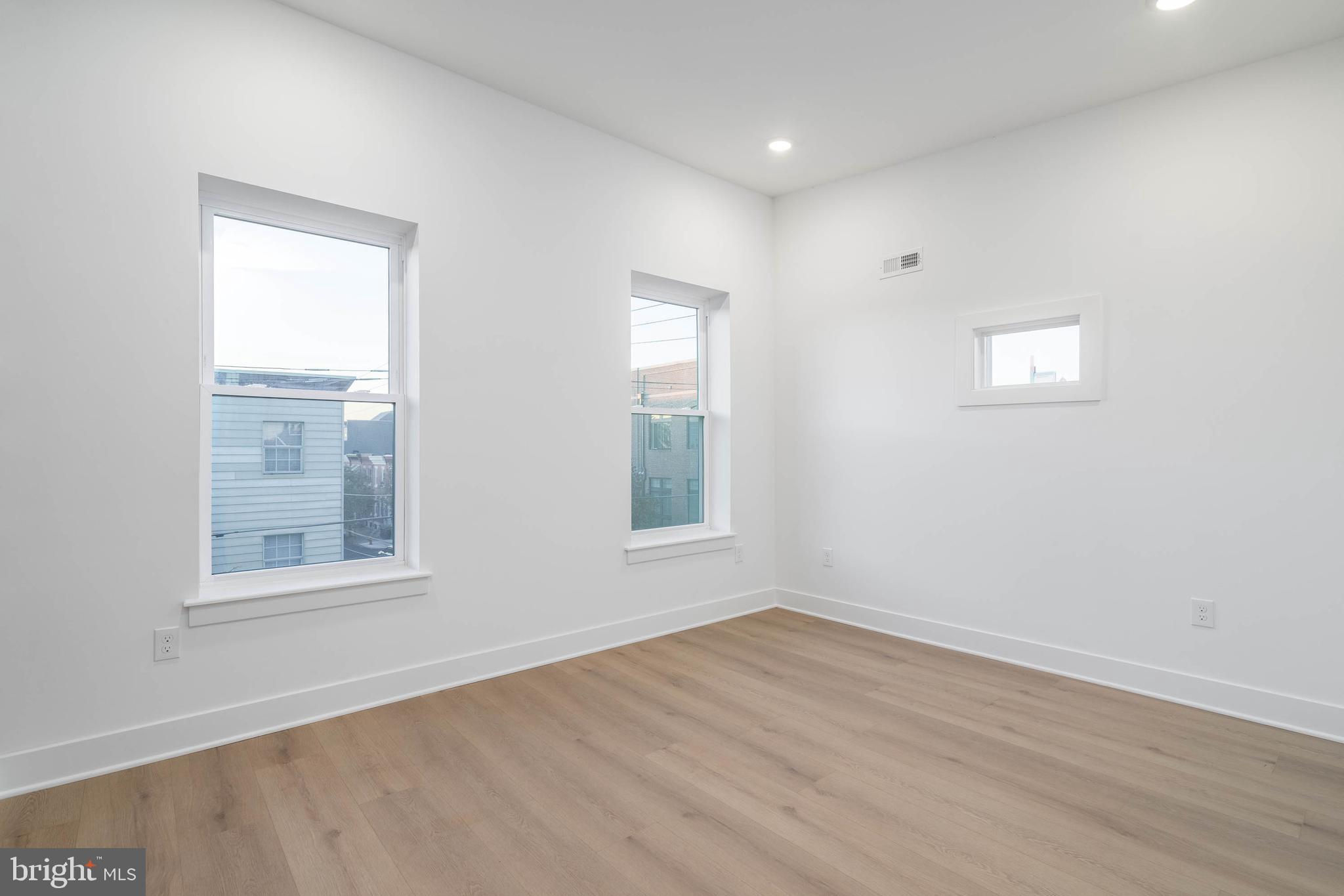 Real estate listing preview #19