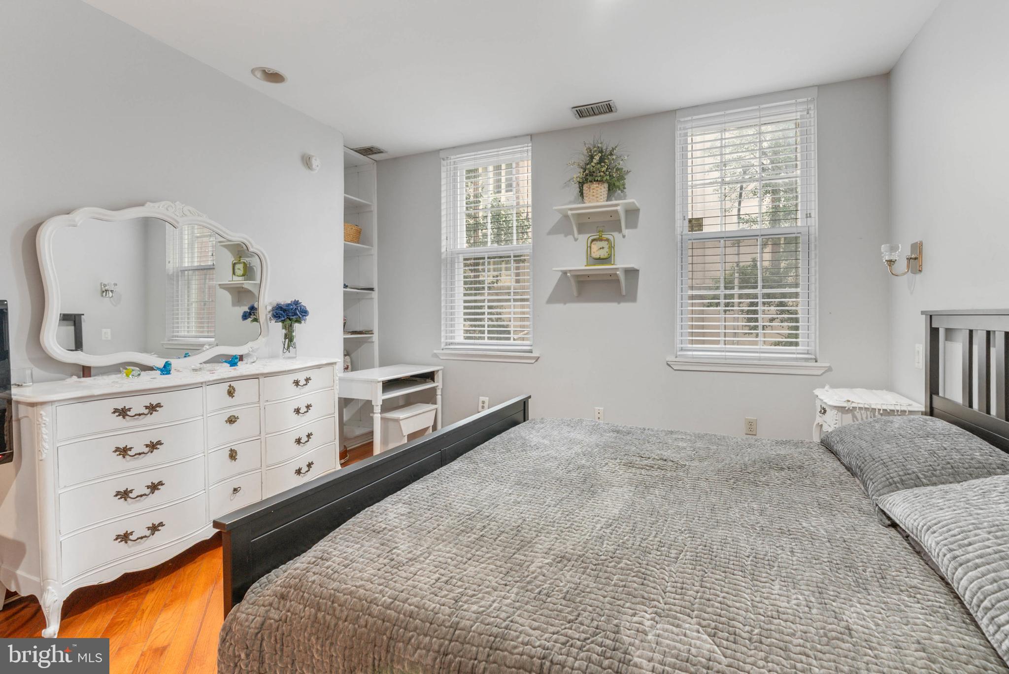 Real estate listing preview #25