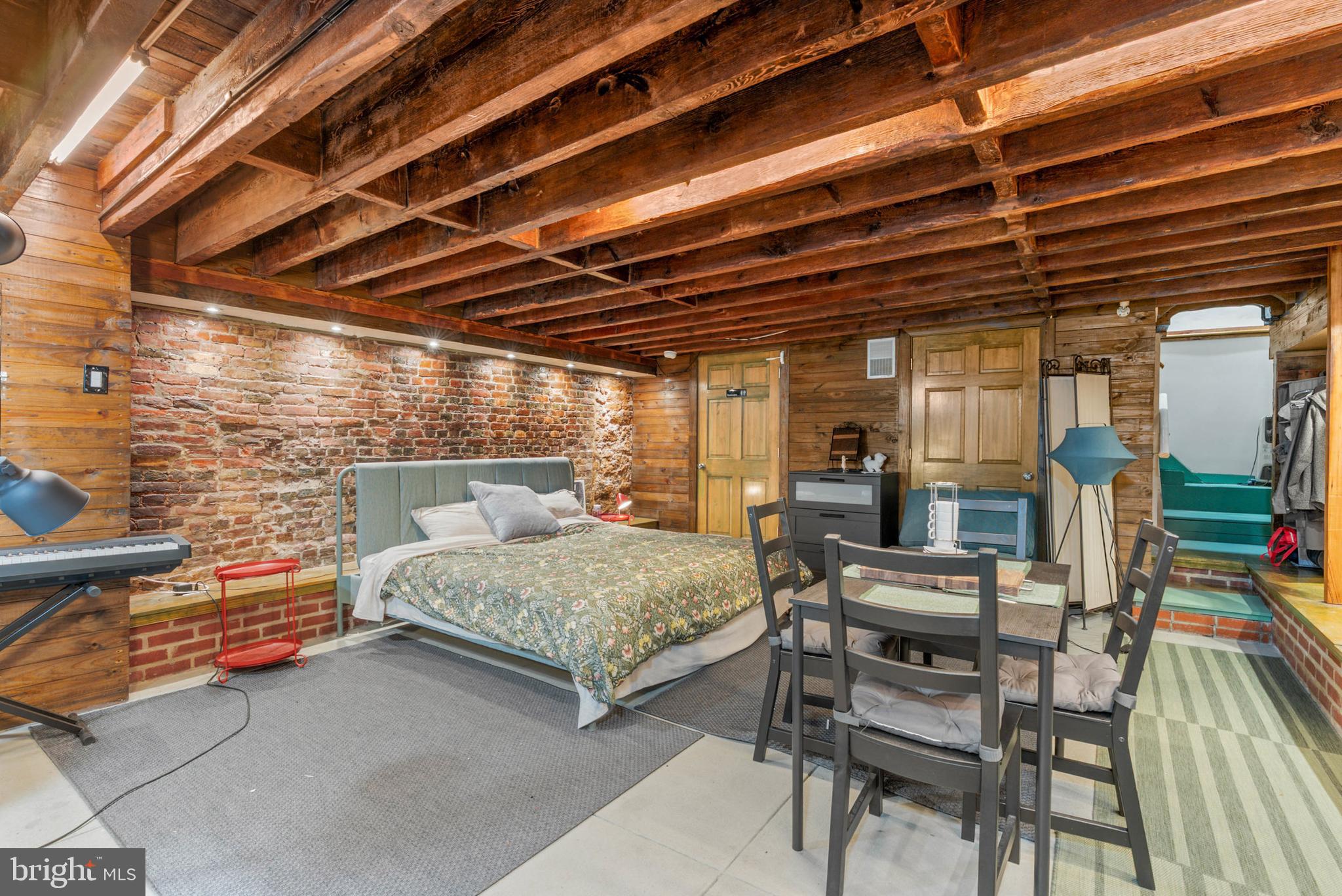 Real estate listing preview #3