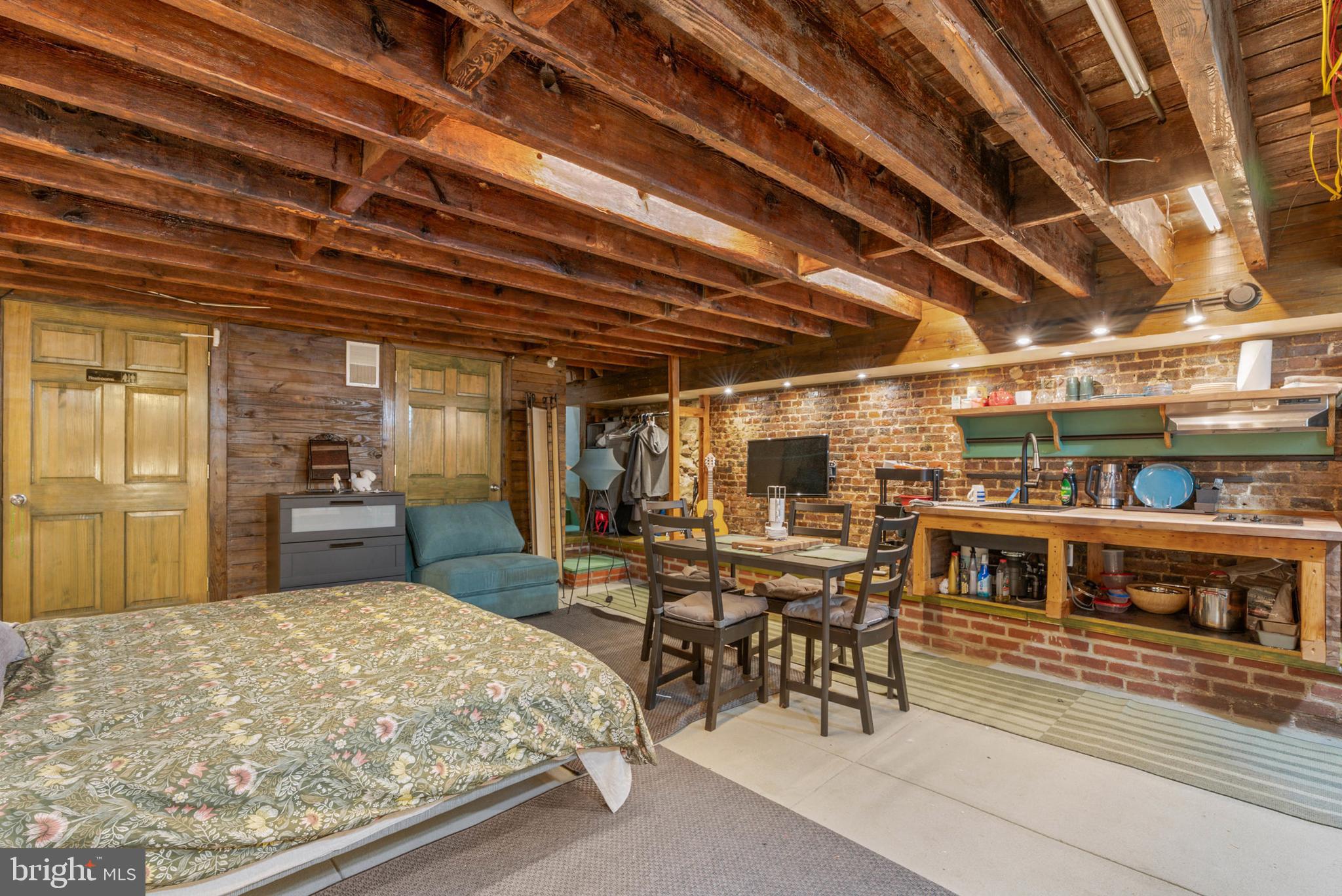 Real estate listing preview #4