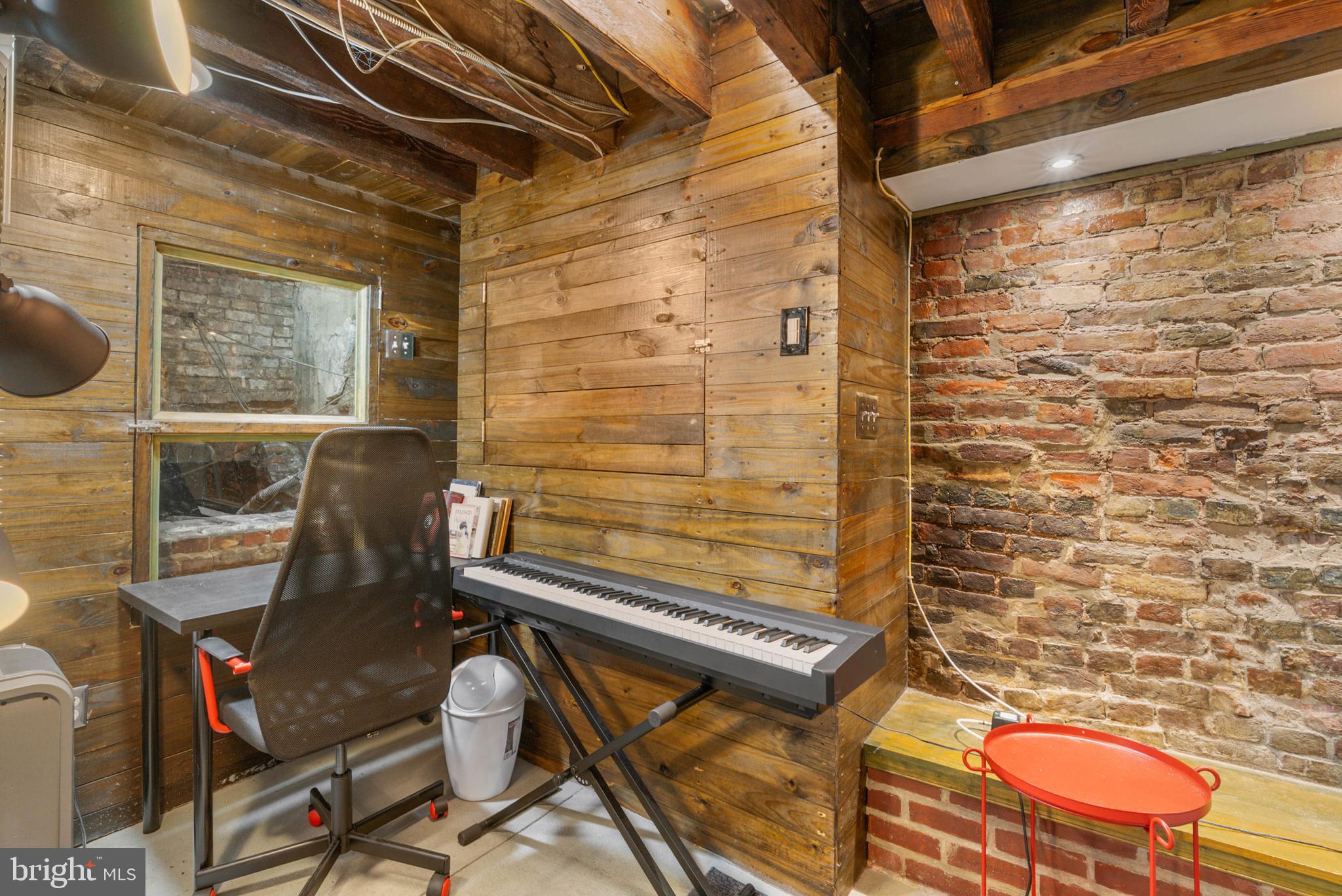 Real estate listing preview #8