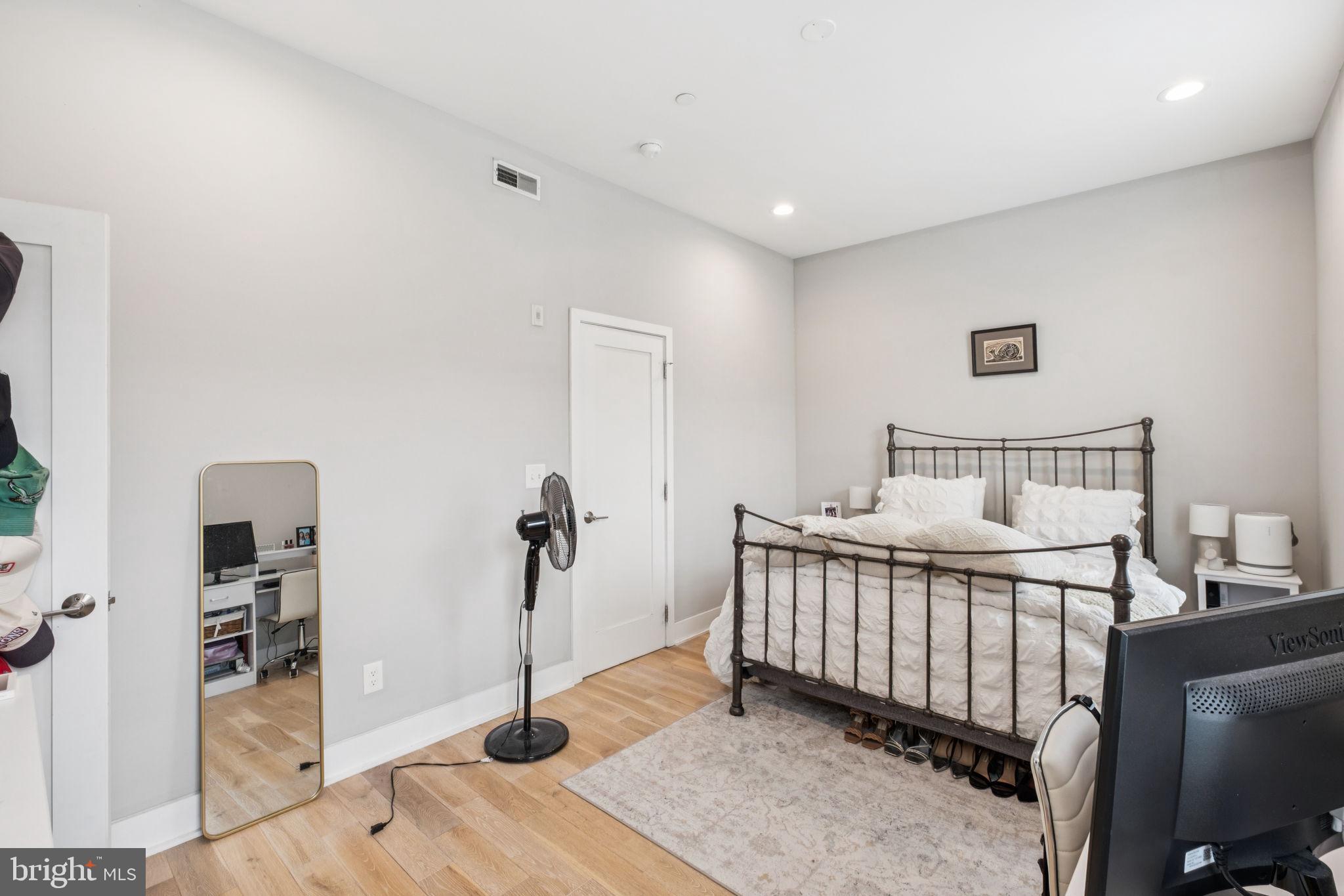 Real estate listing preview #17