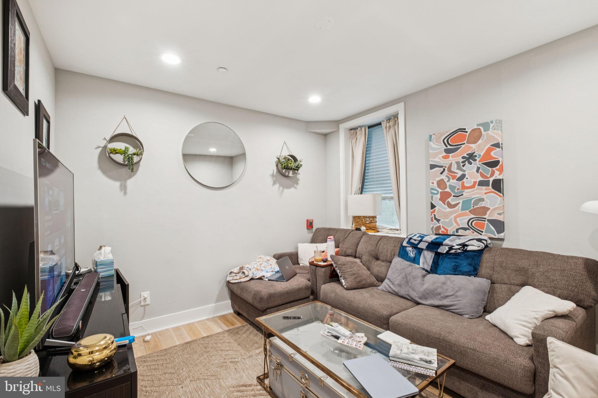 Real estate listing preview #32