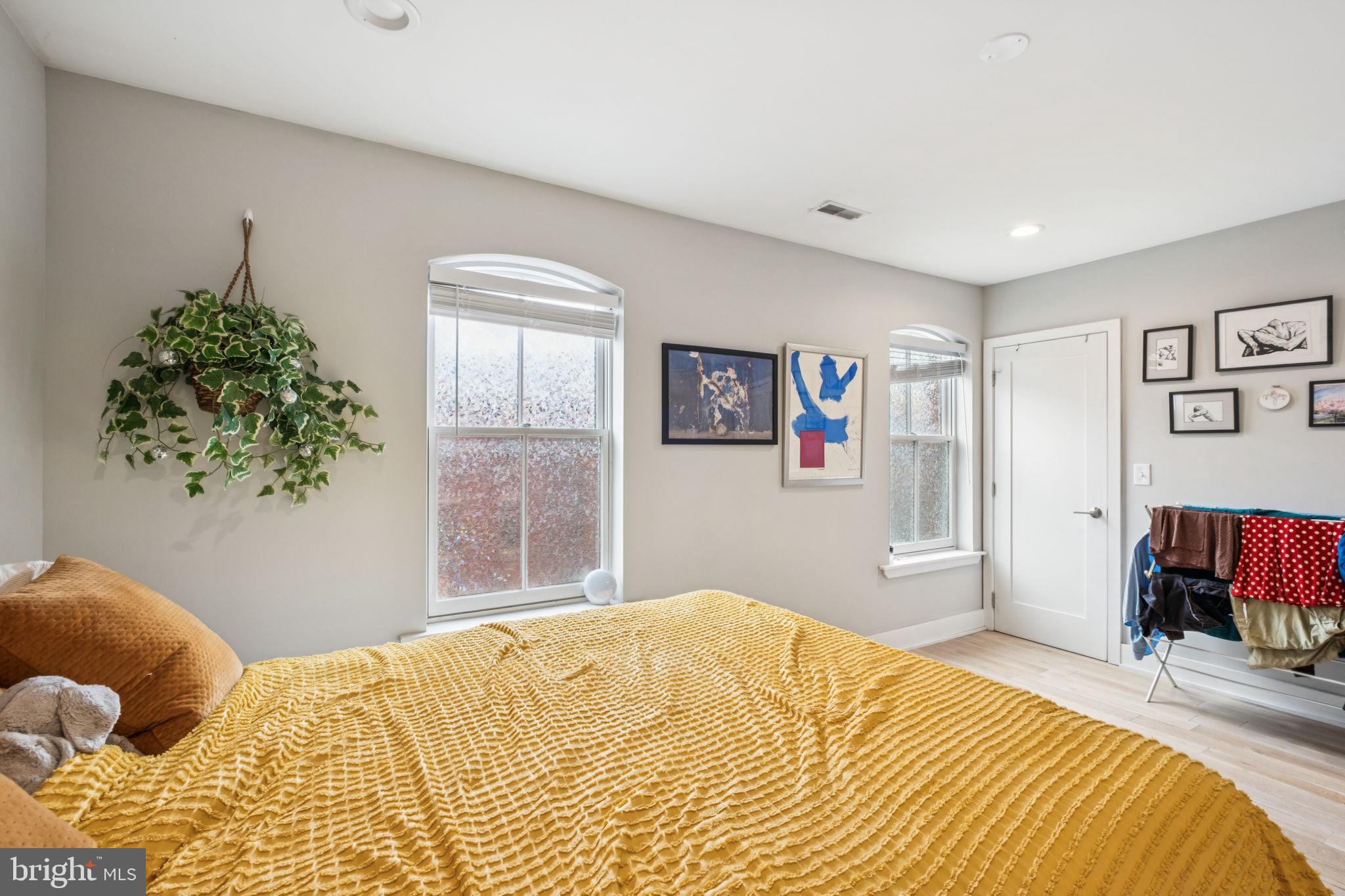 Real estate listing preview #13