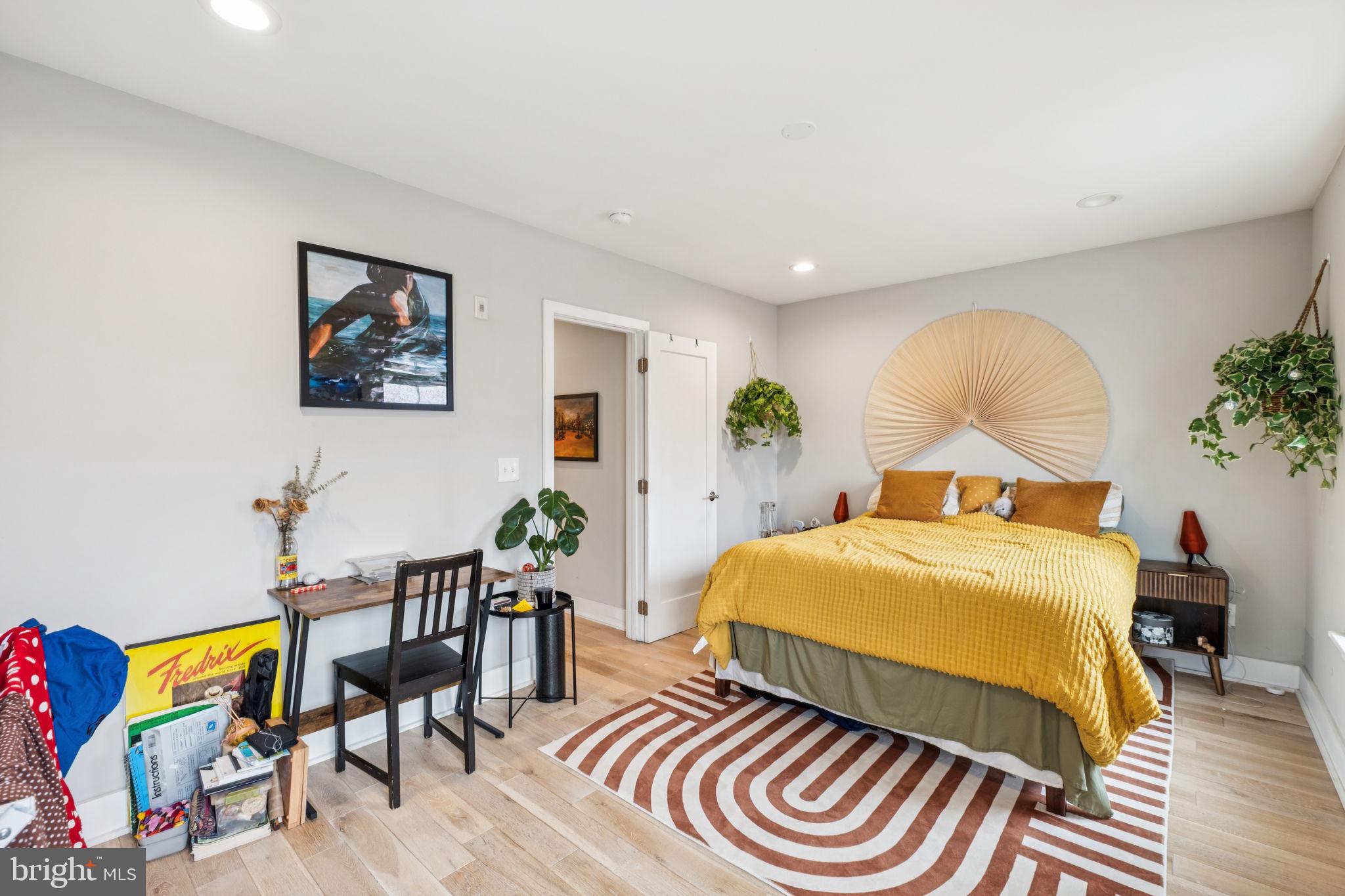 Real estate listing preview #12