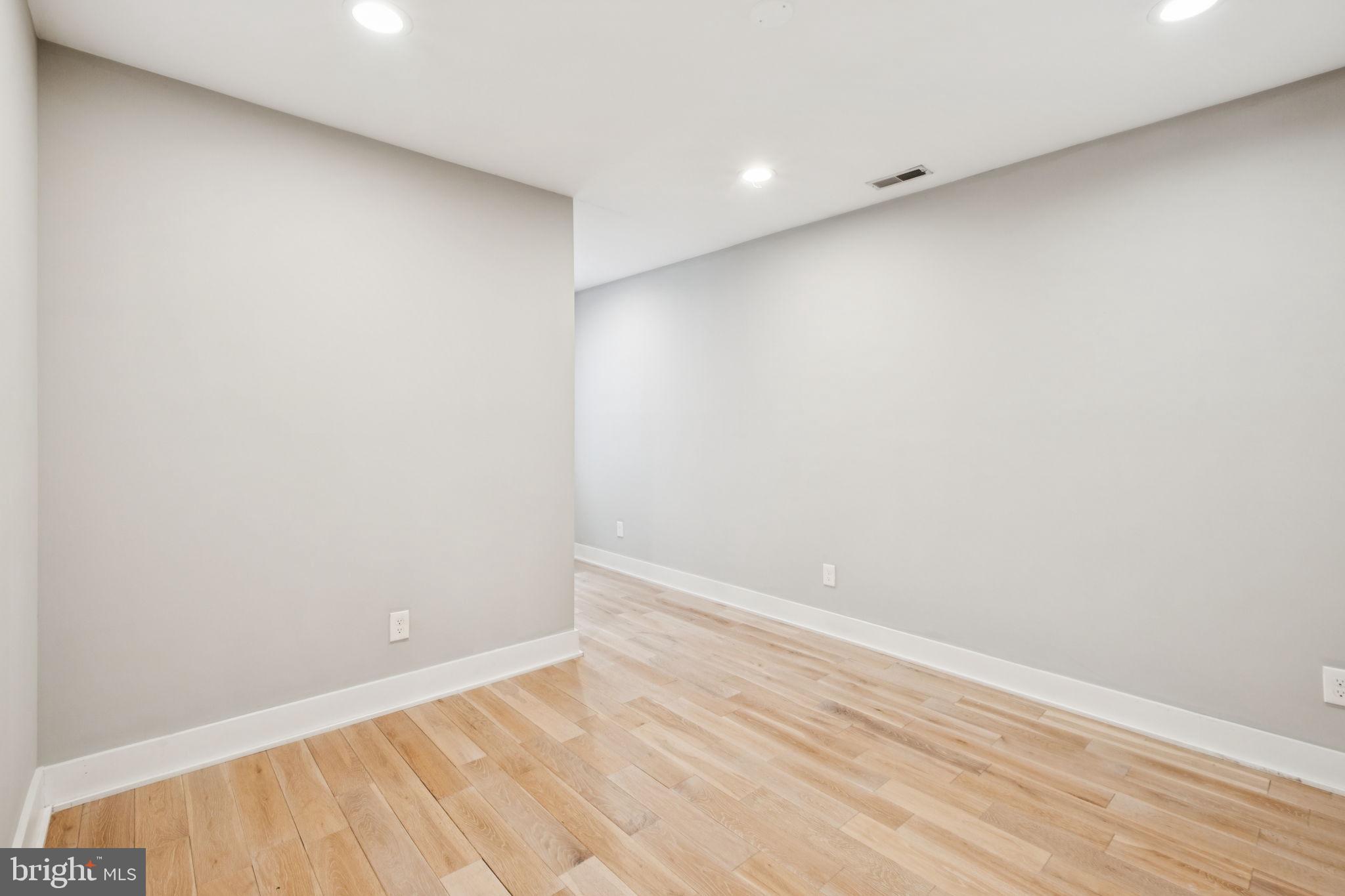 Real estate listing preview #5