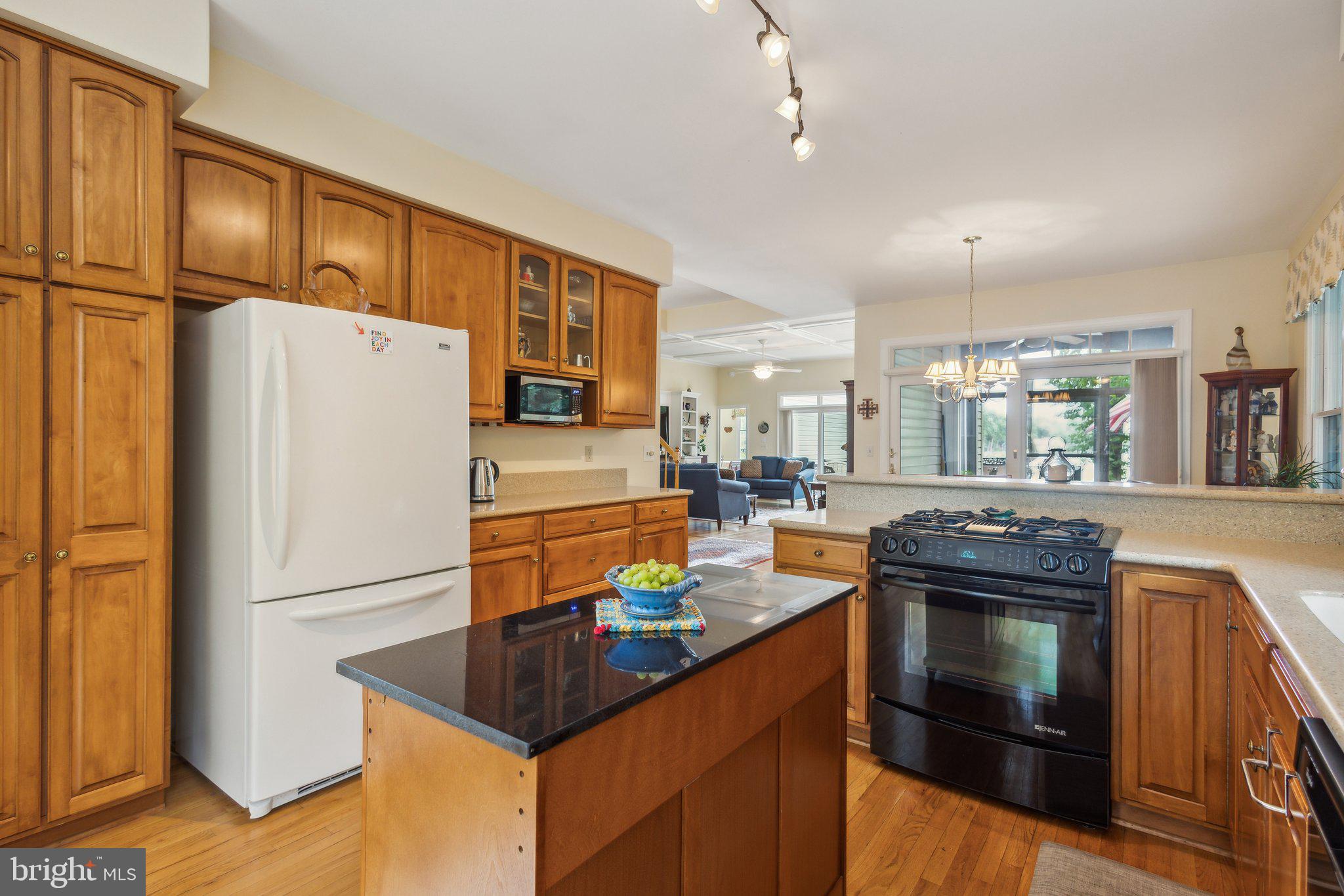 Real estate listing preview #11