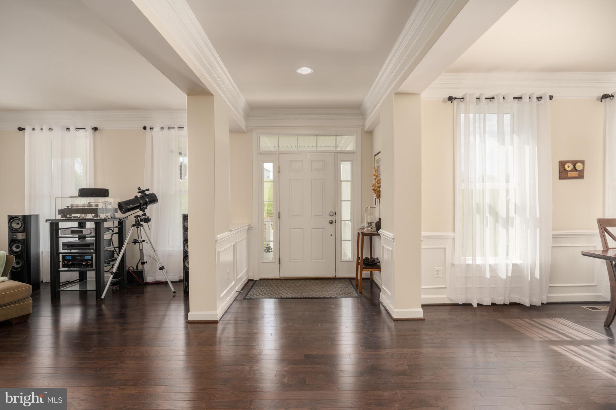 Real estate listing preview #8