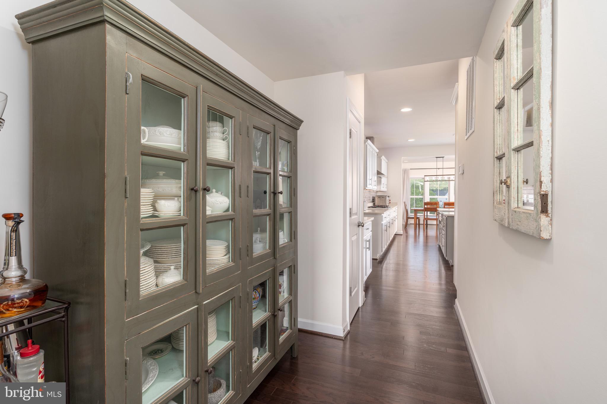 Real estate listing preview #14