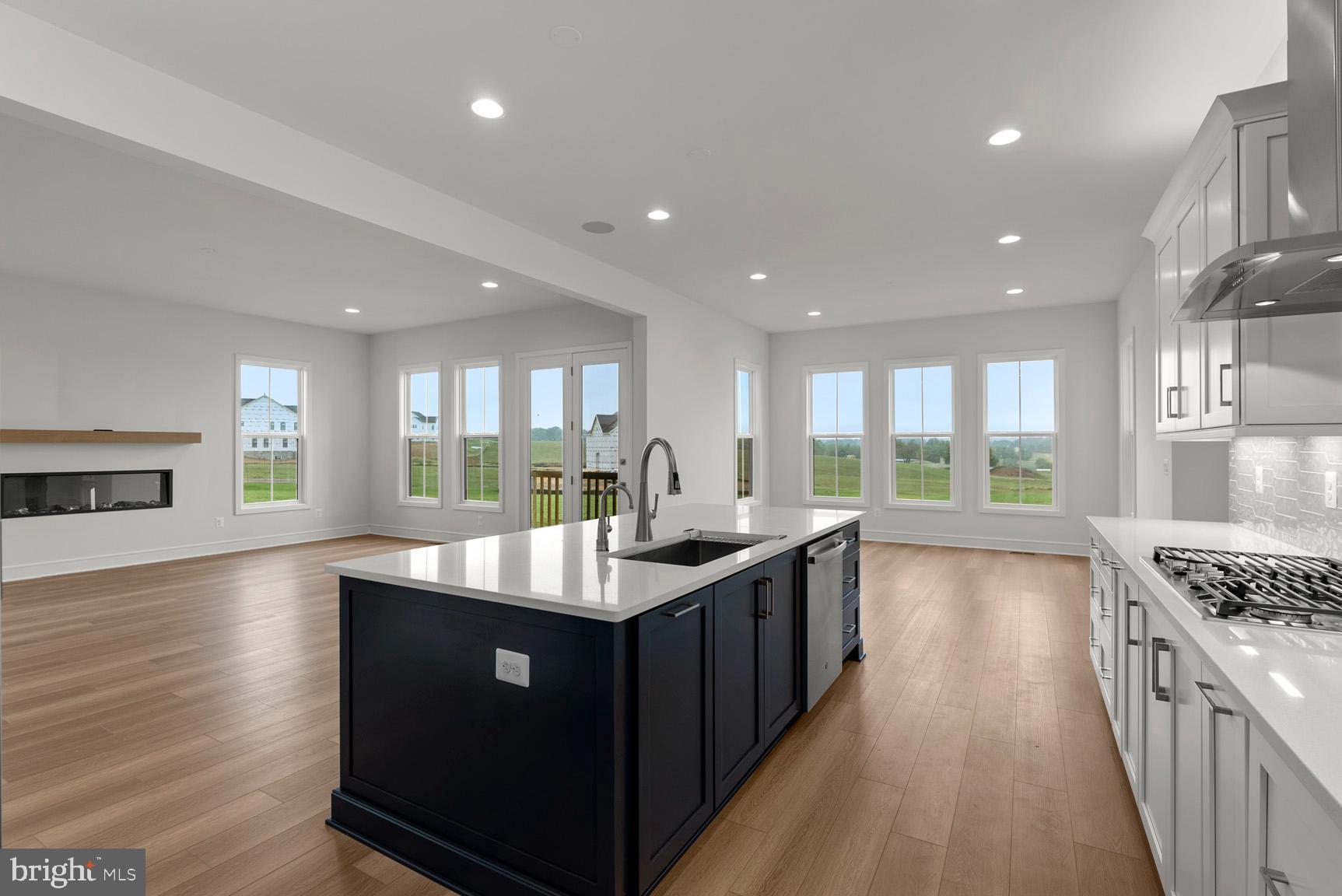 Real estate listing preview #12