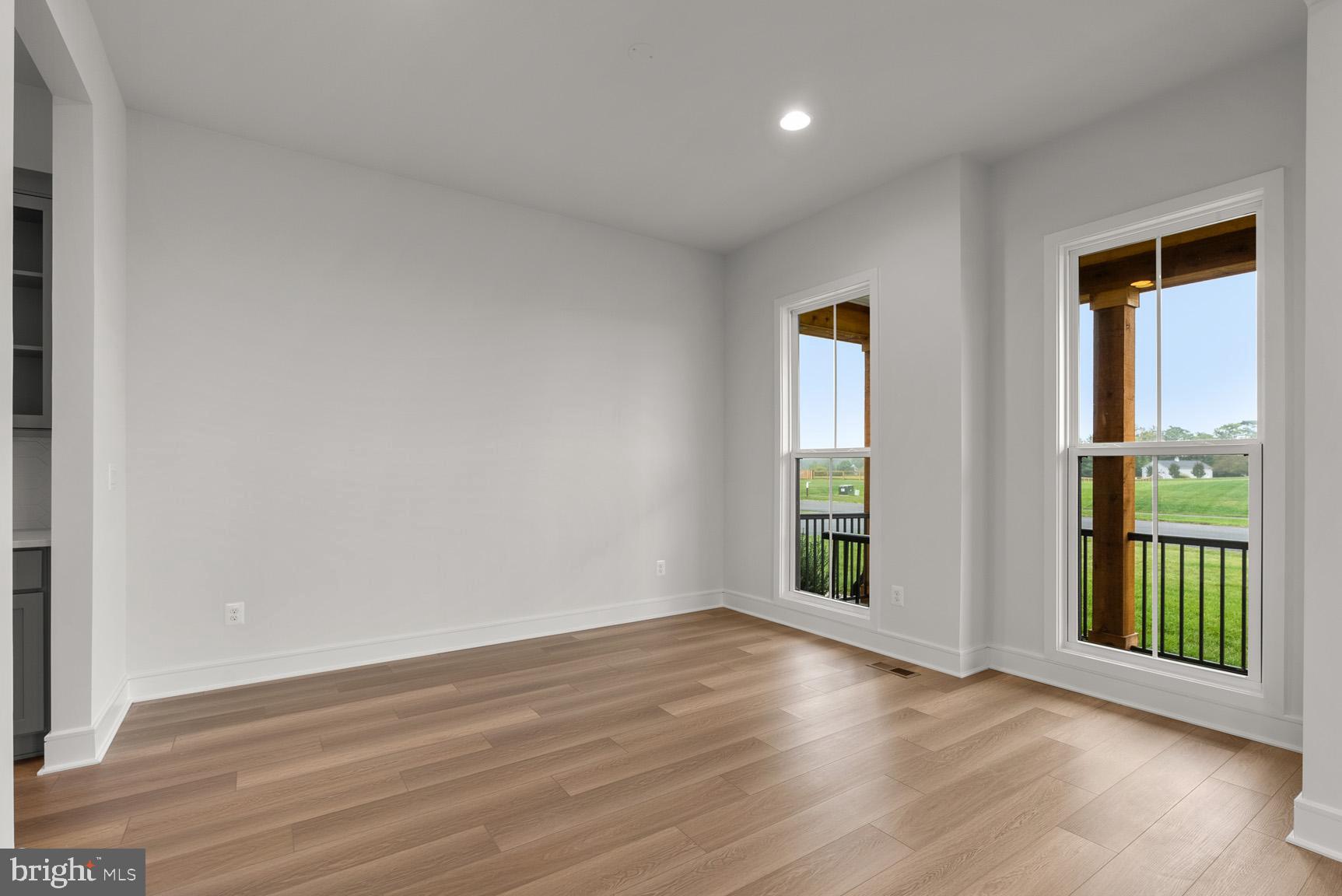 Real estate listing preview #8